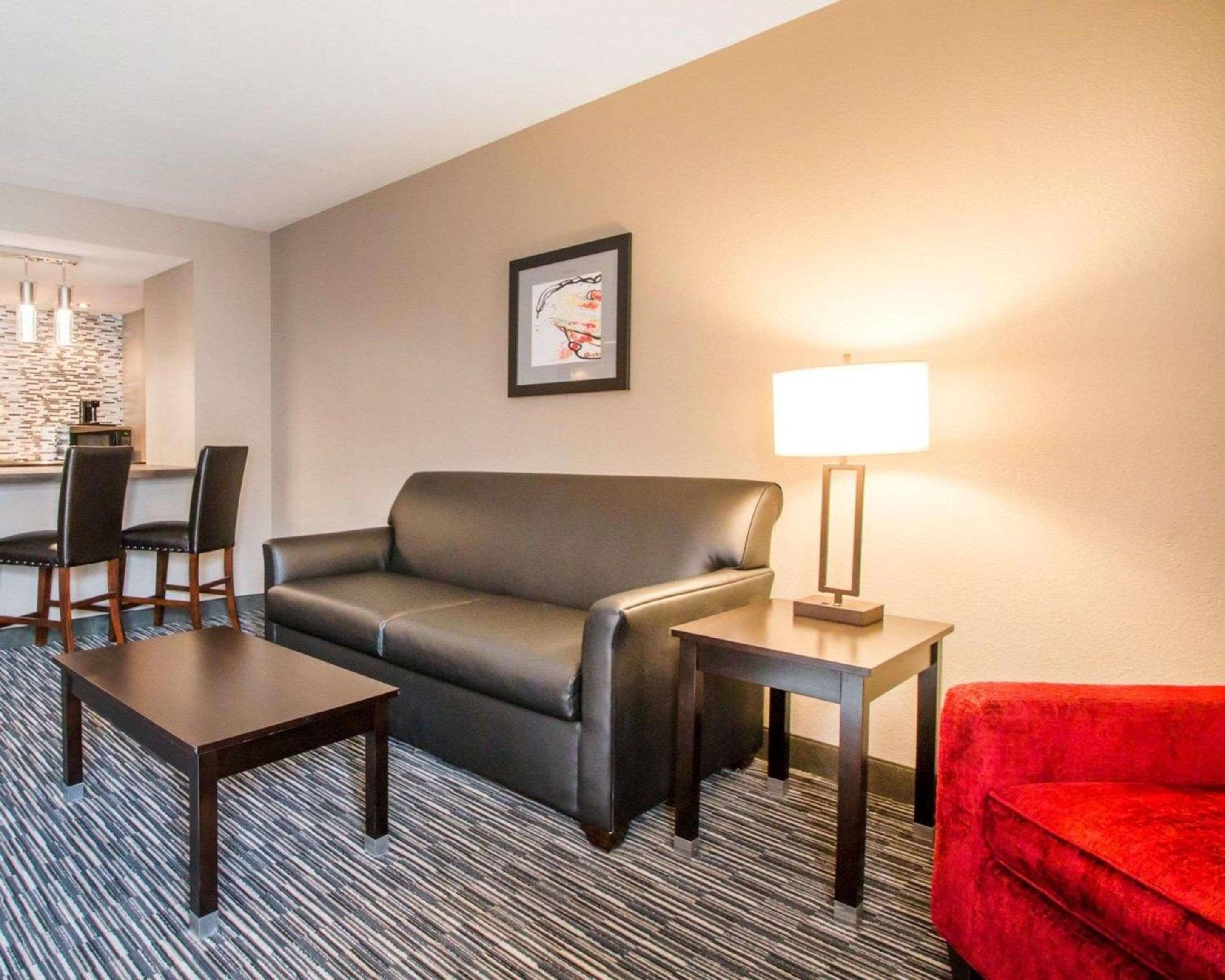 Queen Suite with Two Queen Beds - Non-Smoking