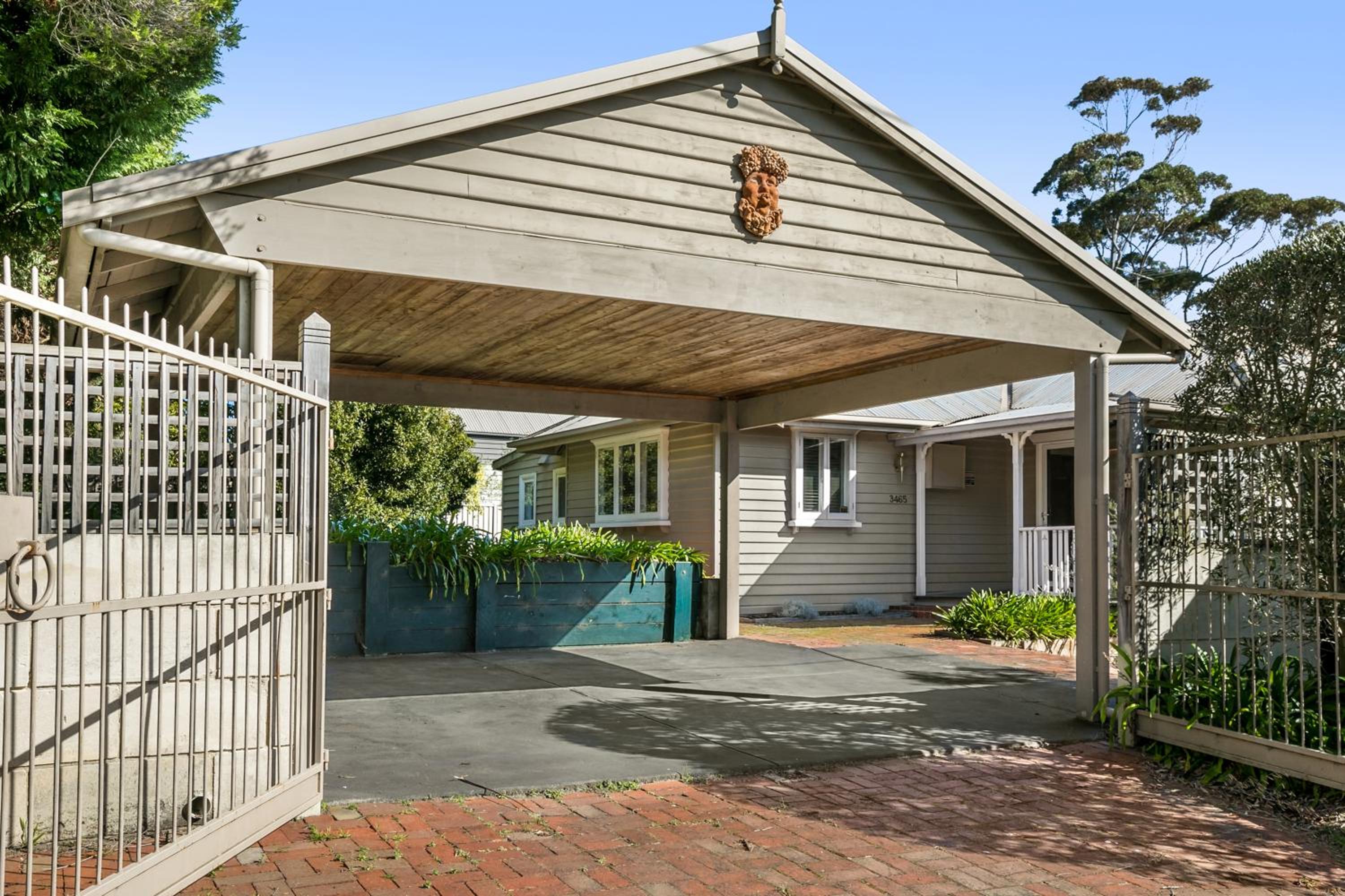 Four-Bedroom House photo 3