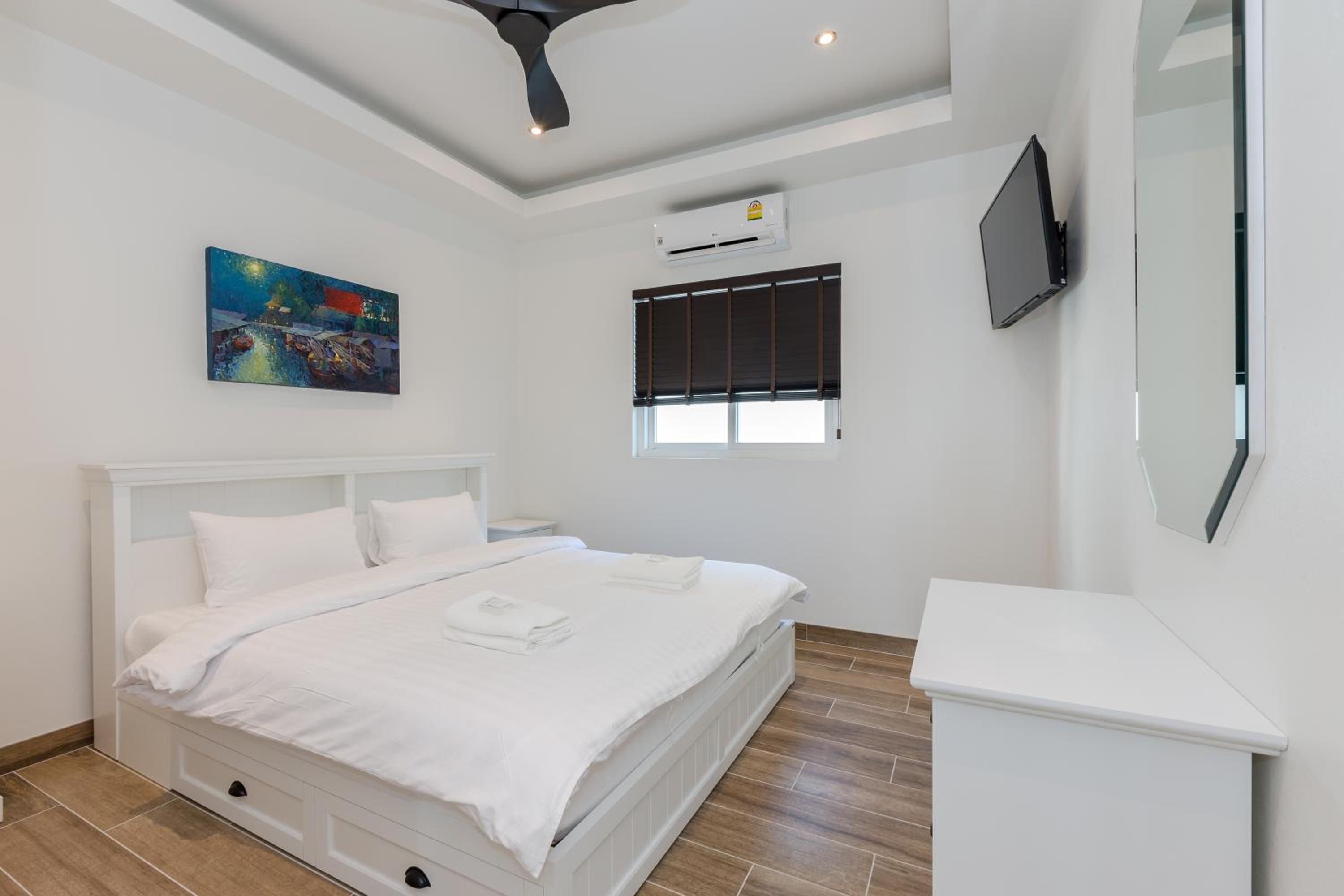 Three-Bedroom Villa photo 1