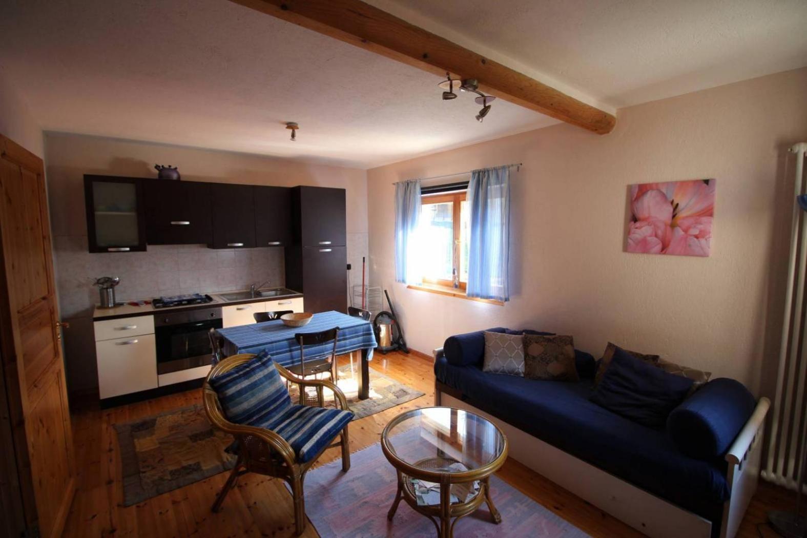 Apartment with Garden View