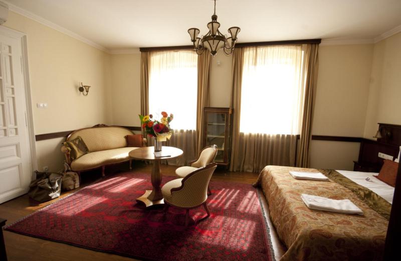 Standard Queen Room photo 3