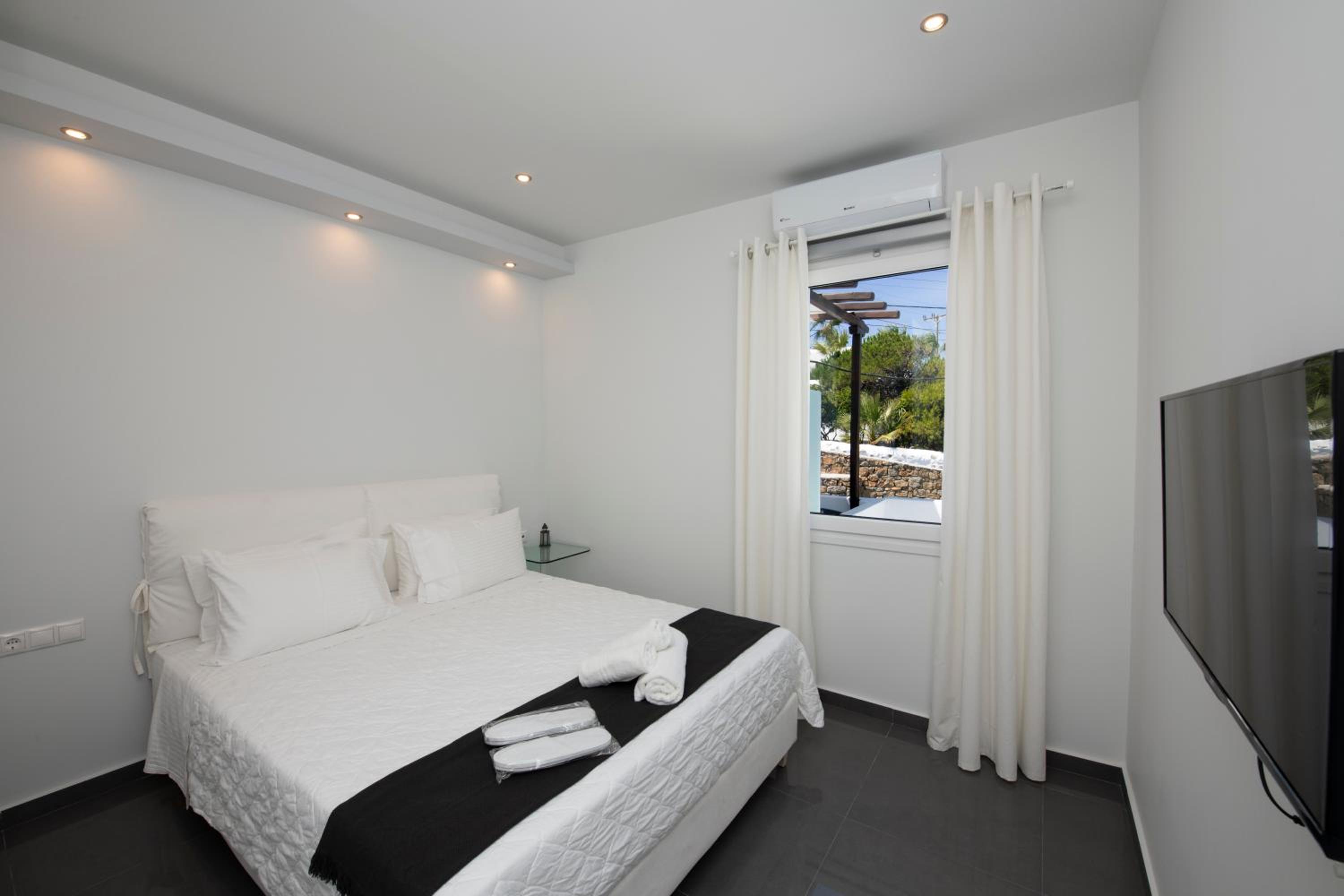 Superior Suite with Sea View and Outdoor Hottub