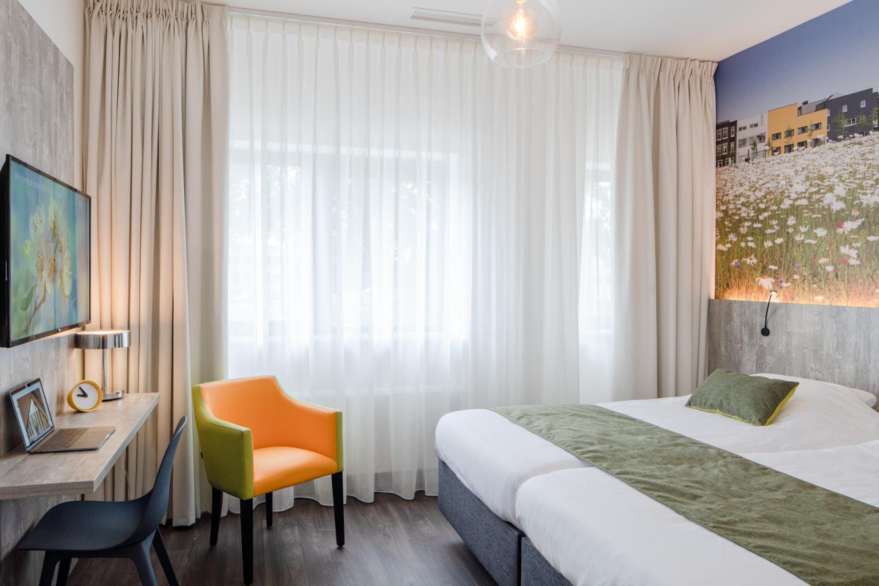 Standard Twin Room - Photo 9