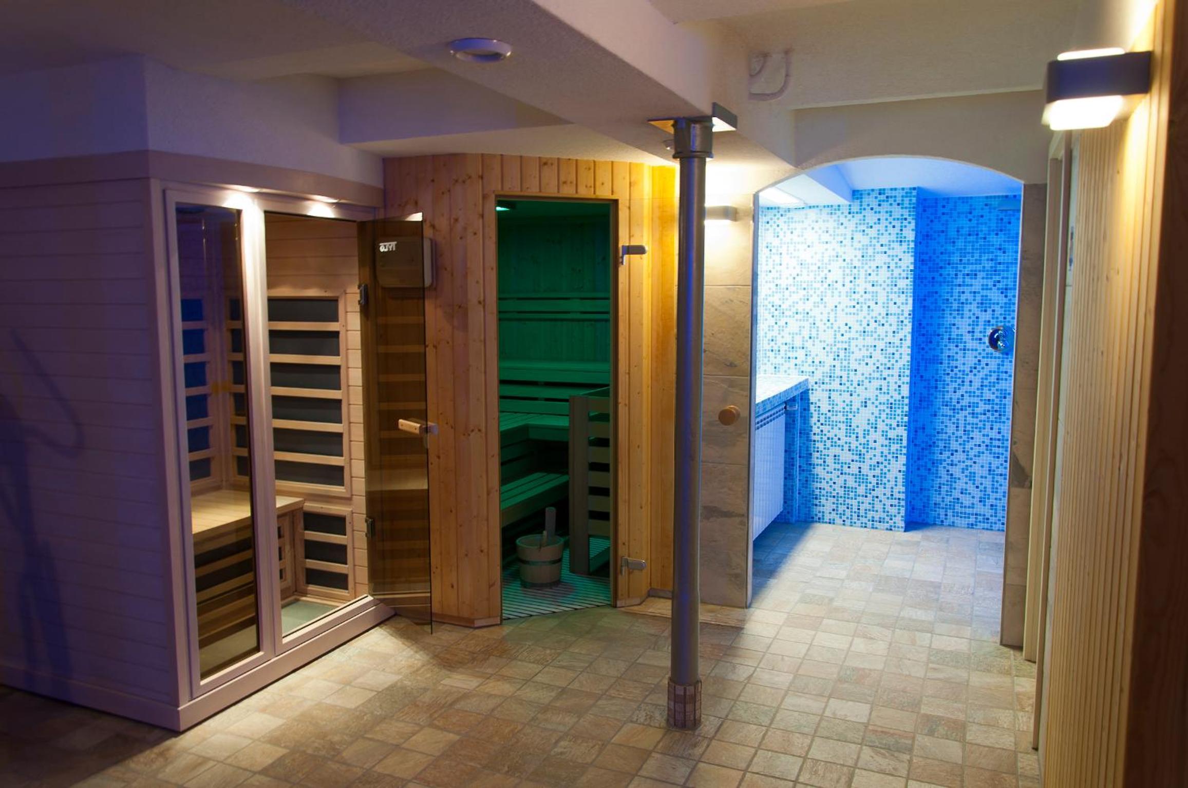 Special Offer - Double or Twin Room with Wellness Package - Photo 5