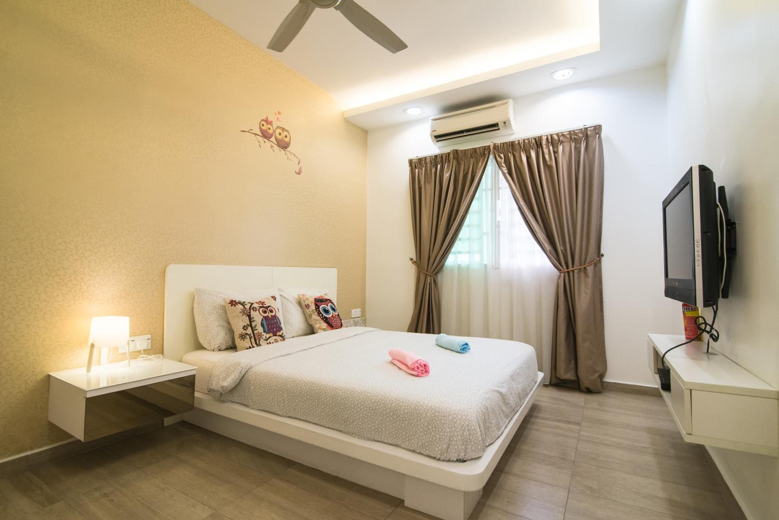 Three-Bedroom House photo 1