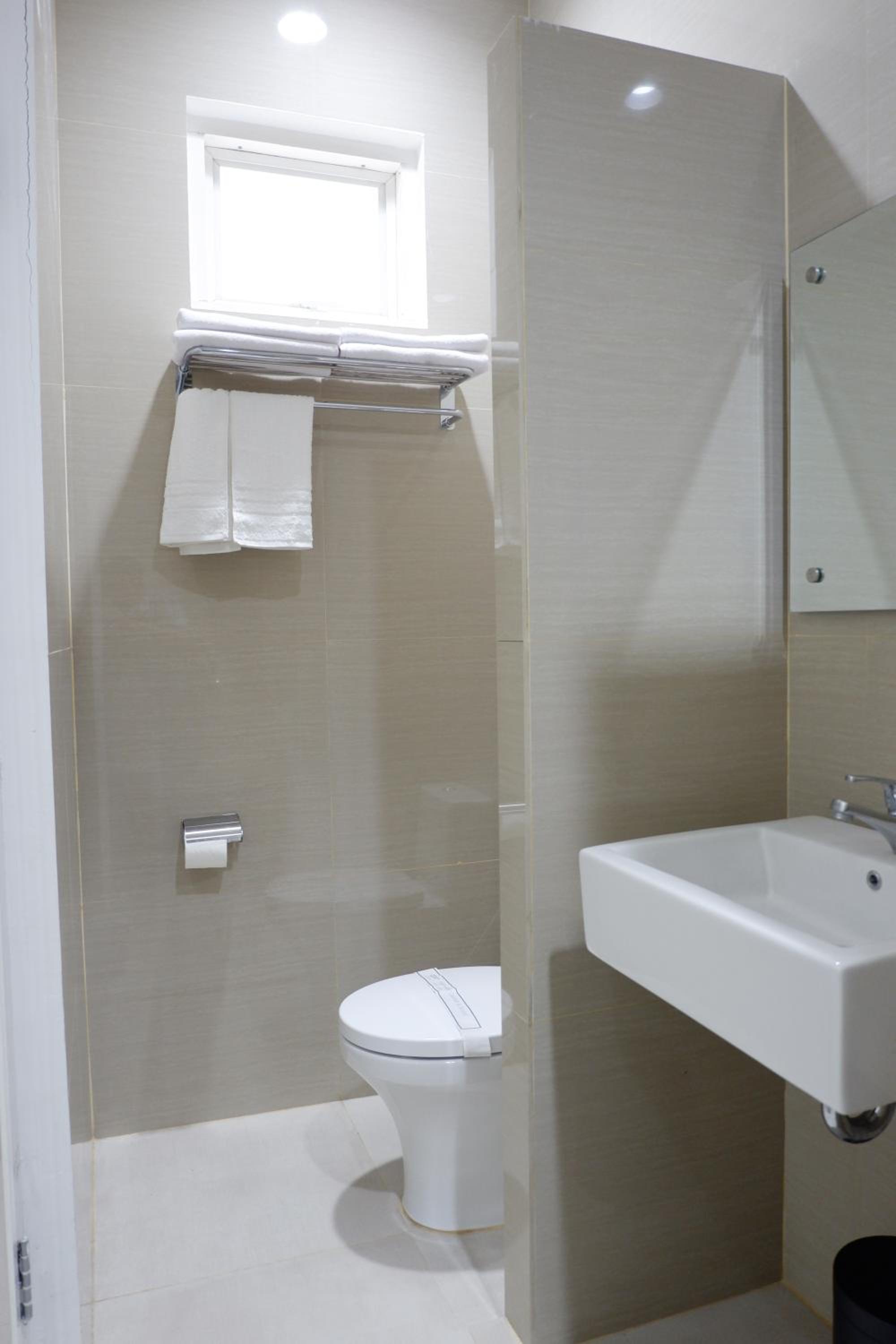 Standard Double Room - Photo 7