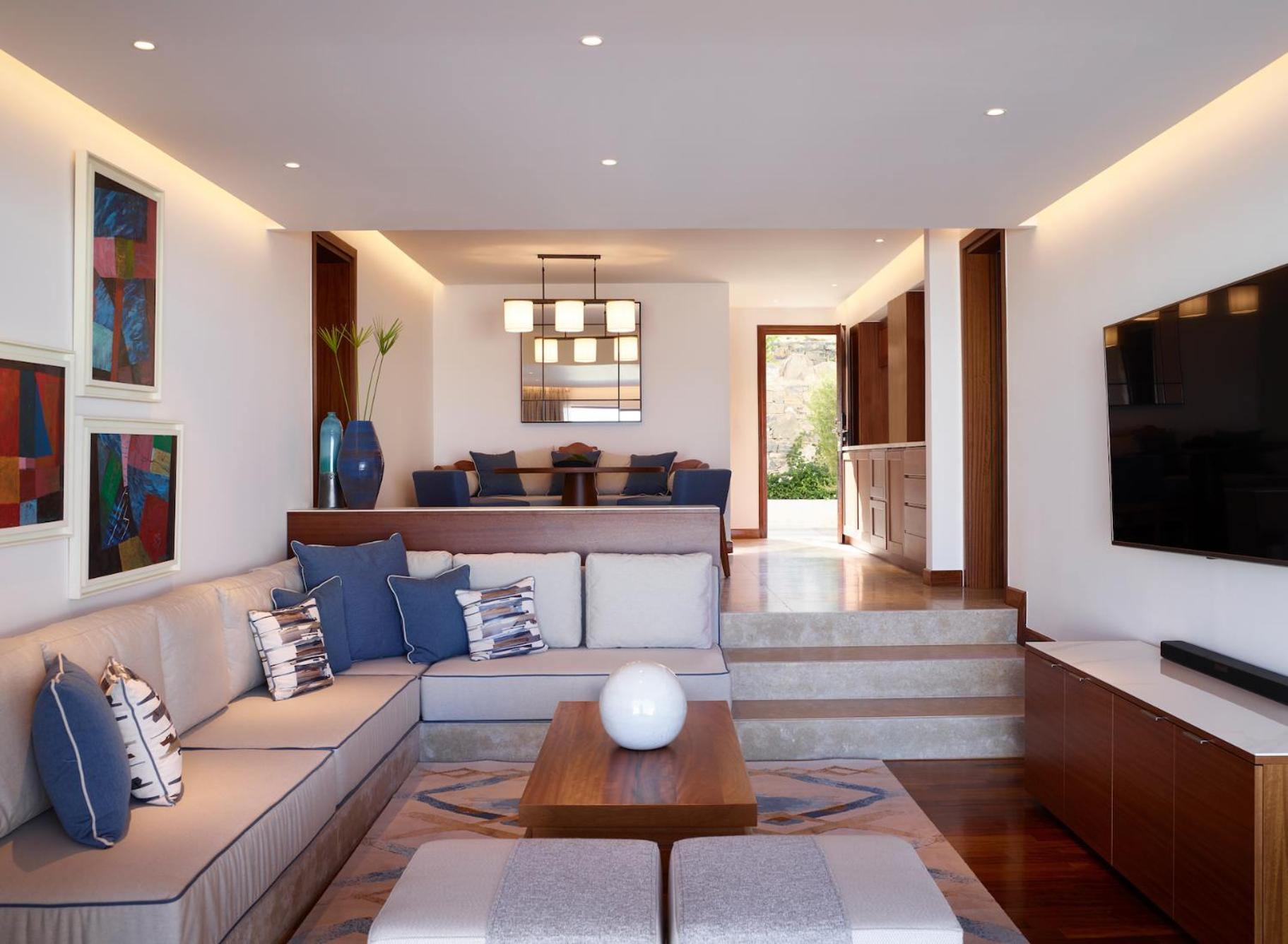 Grand Two-Bedroom Villa with Private Pool - Photo 4