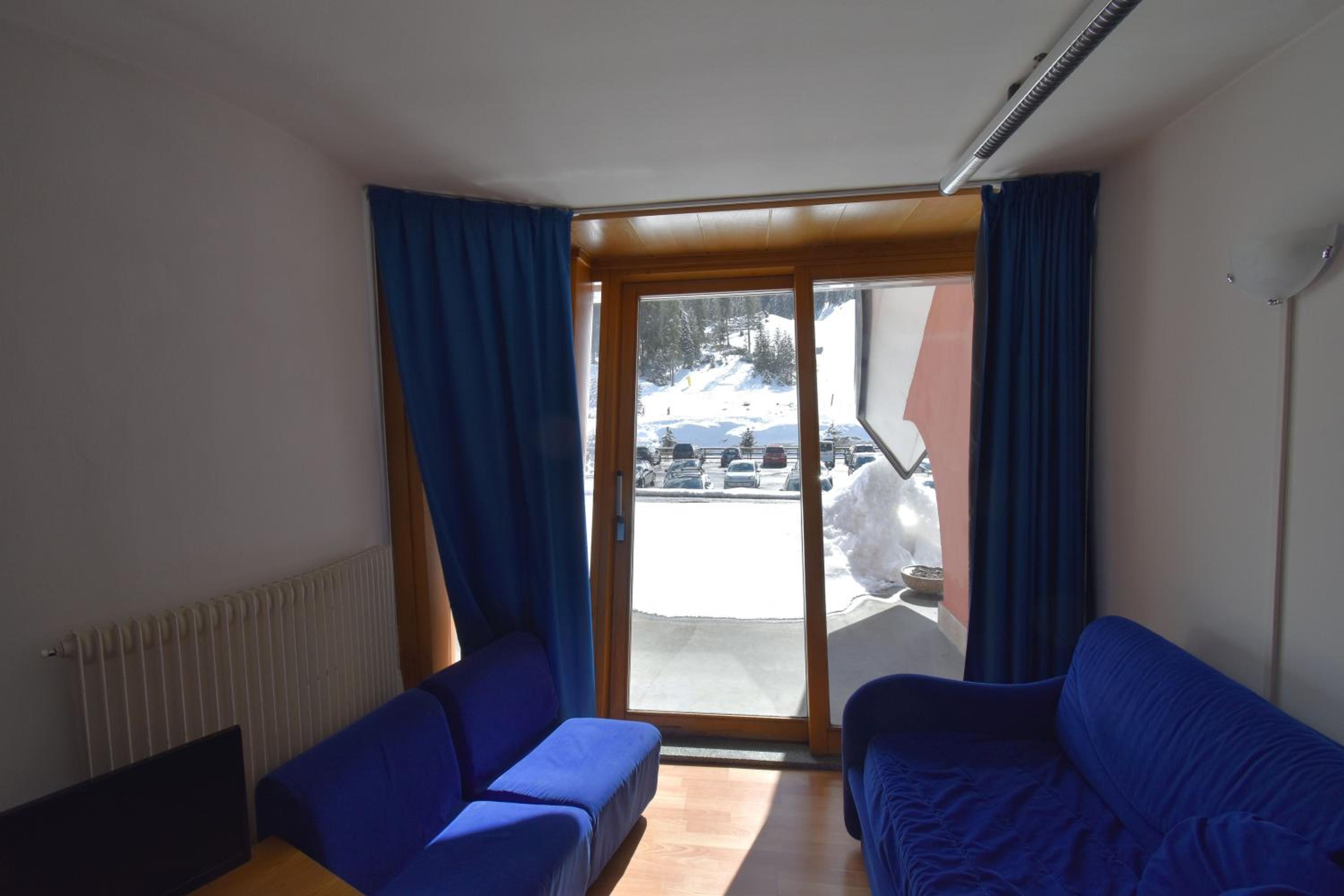Apartment with Garden View