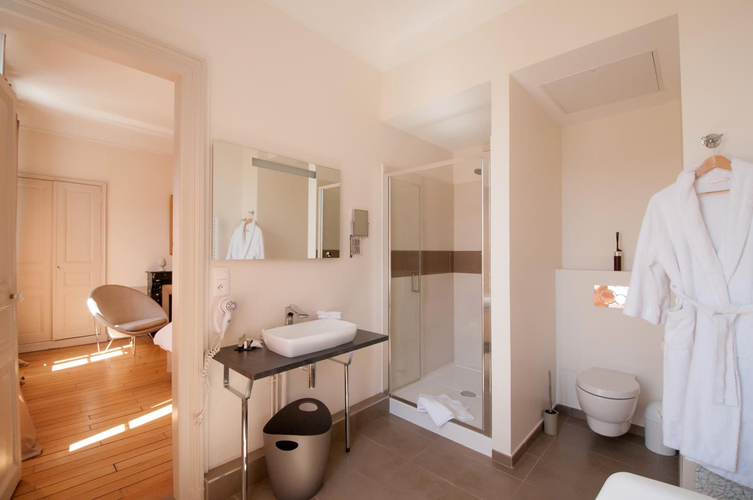Deluxe Suite photo 2