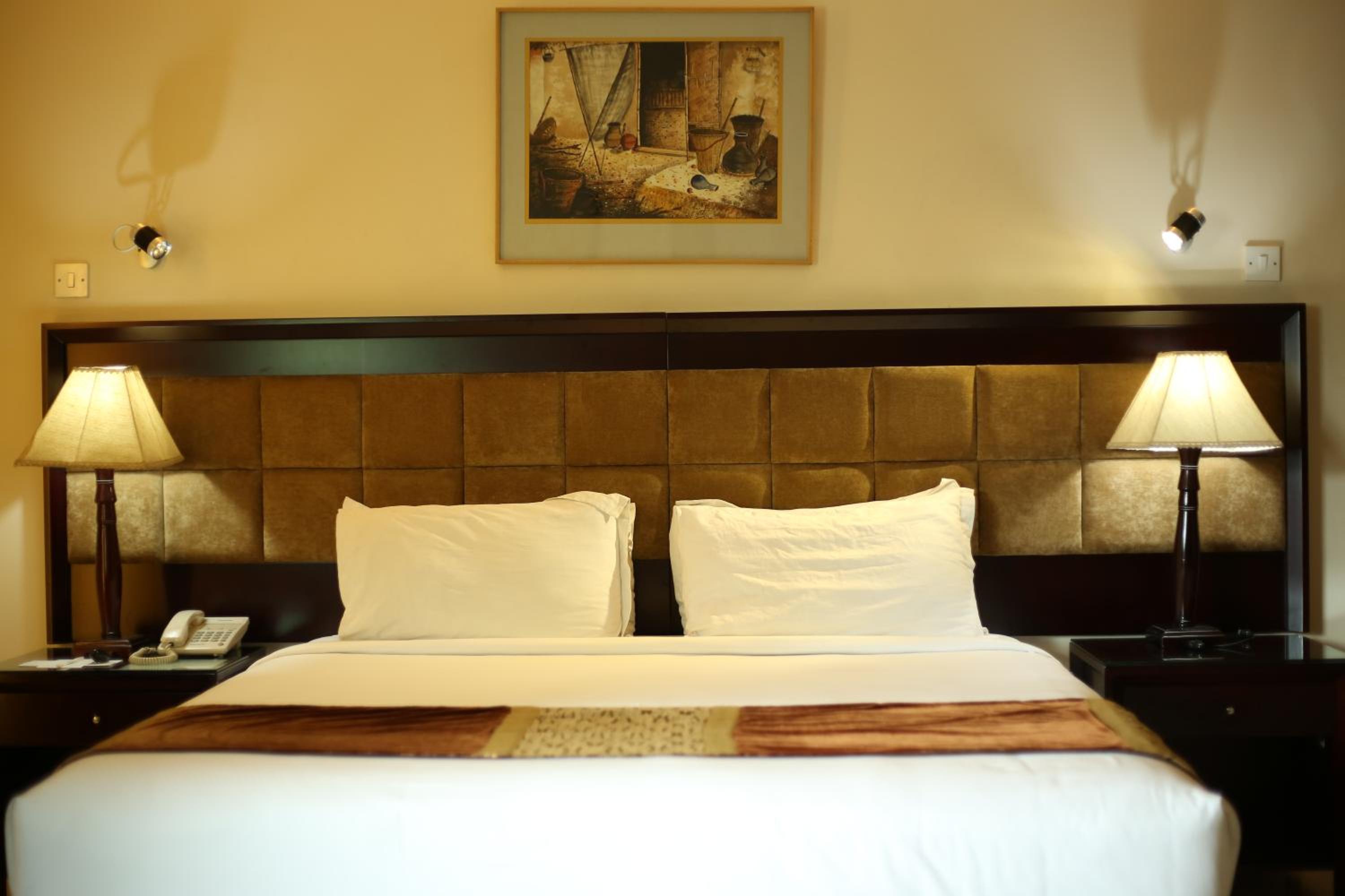 Deluxe Room - Photo 1