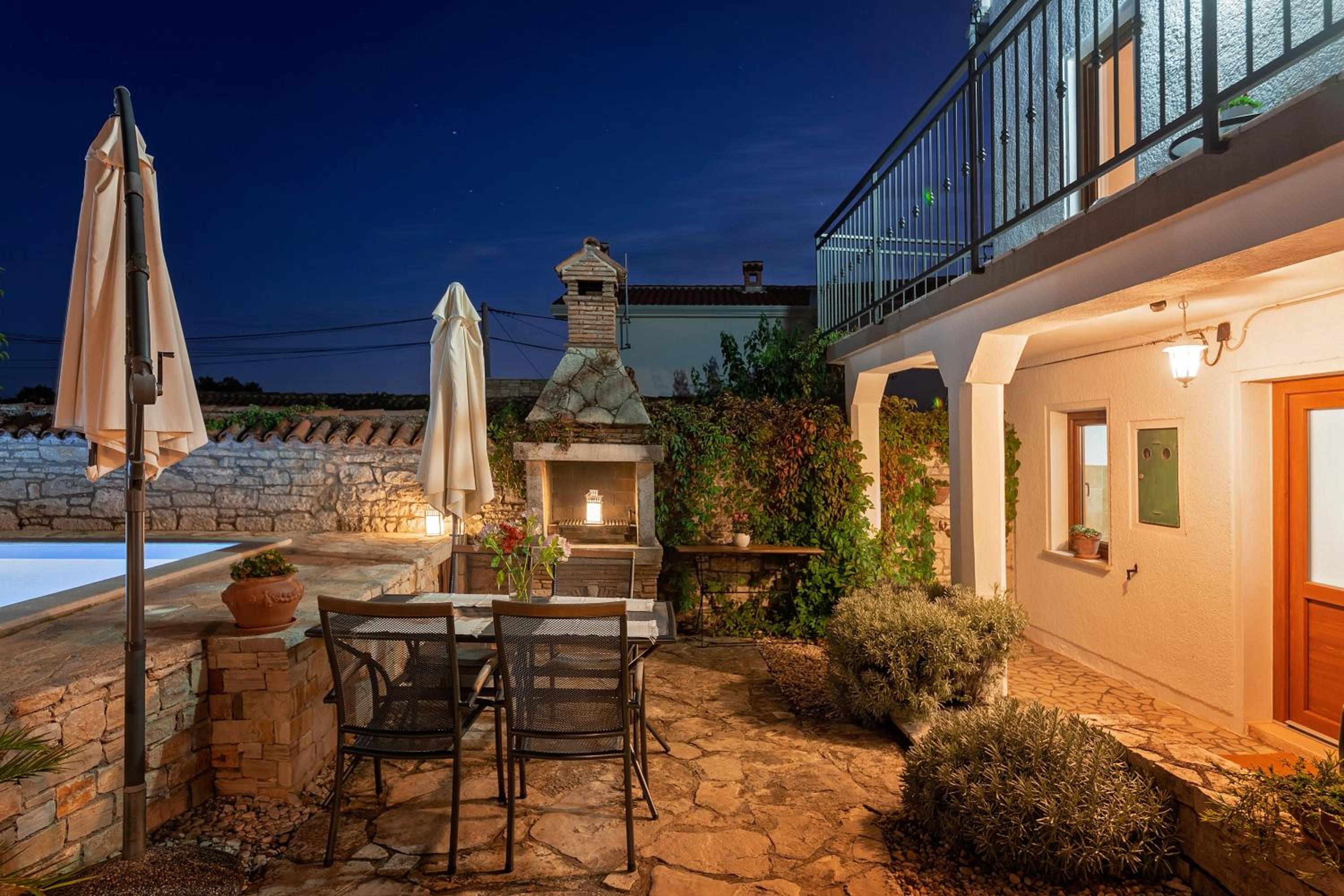 Villa photo 2