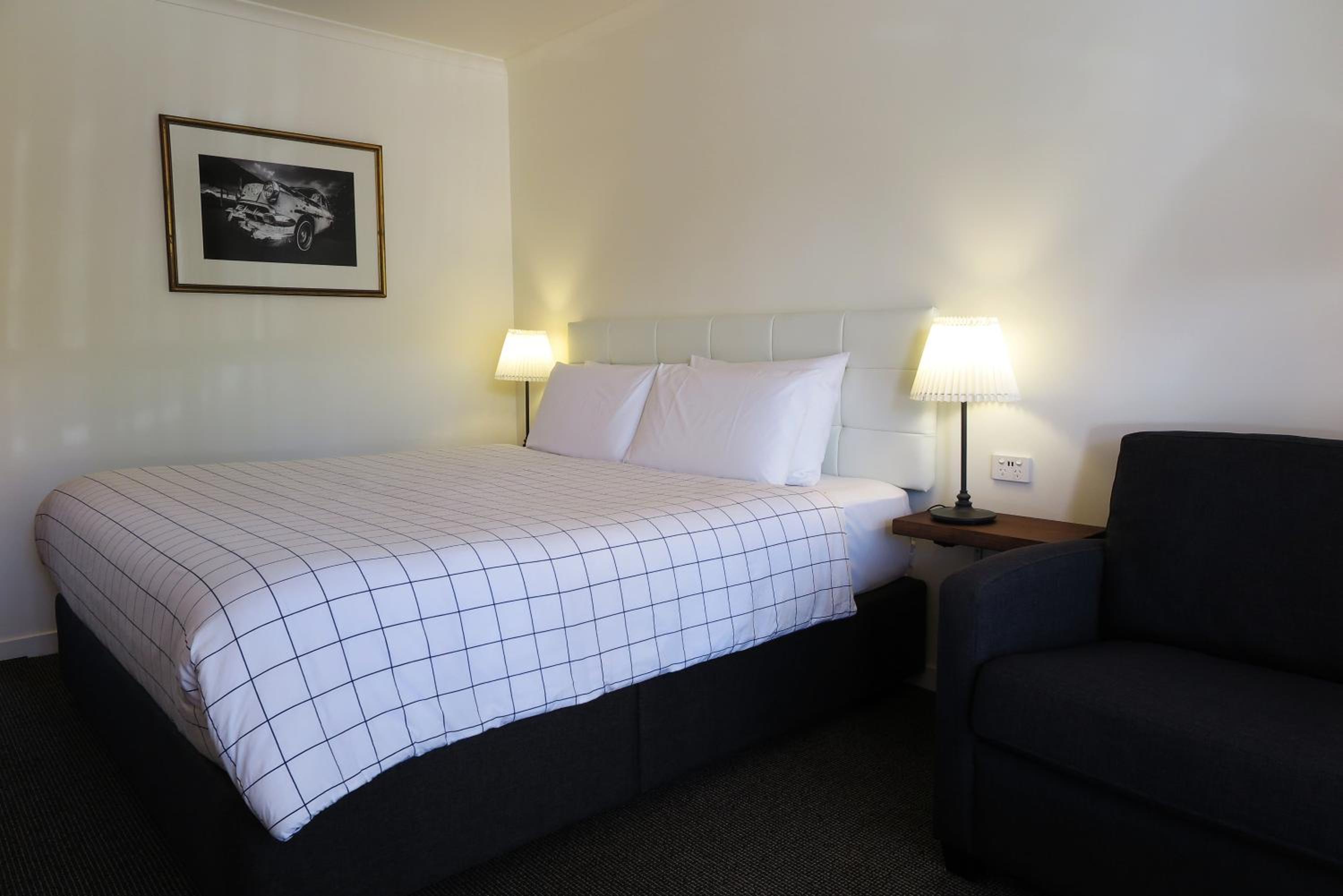 Deluxe King Room photo 2
