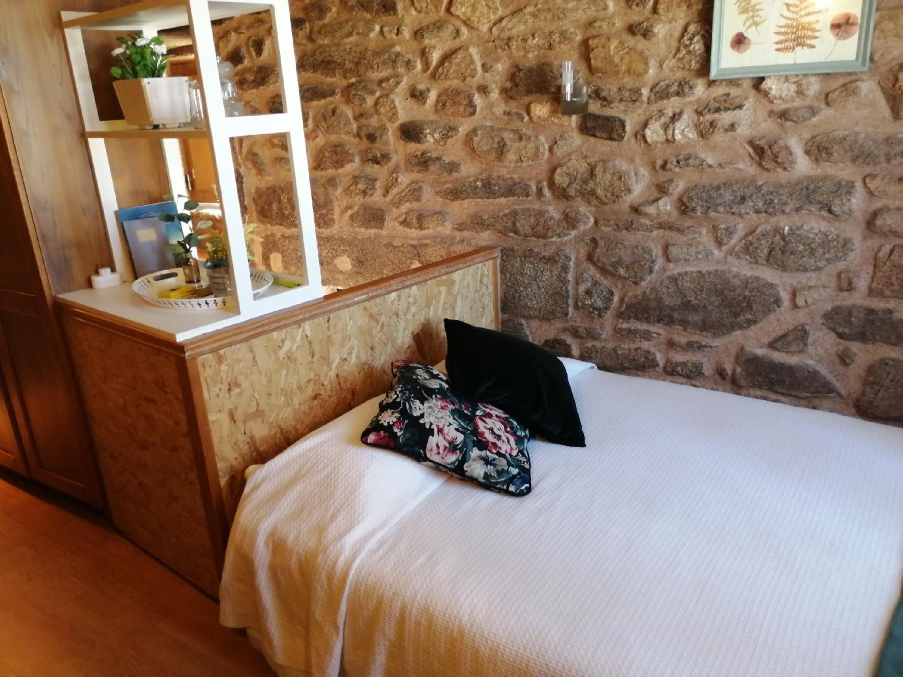 One-Bedroom House - Photo 29