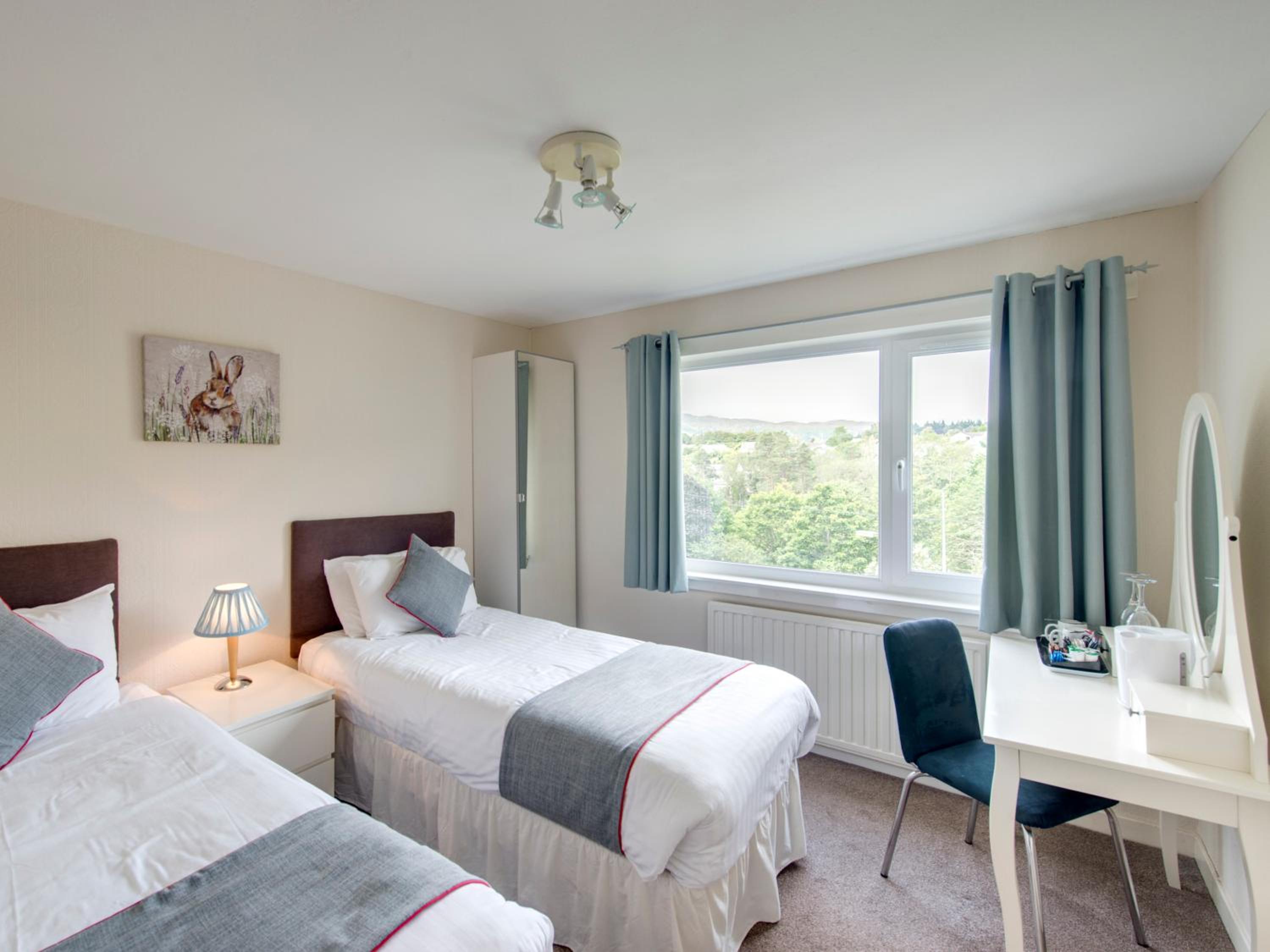 Standard Twin Room - Photo 4