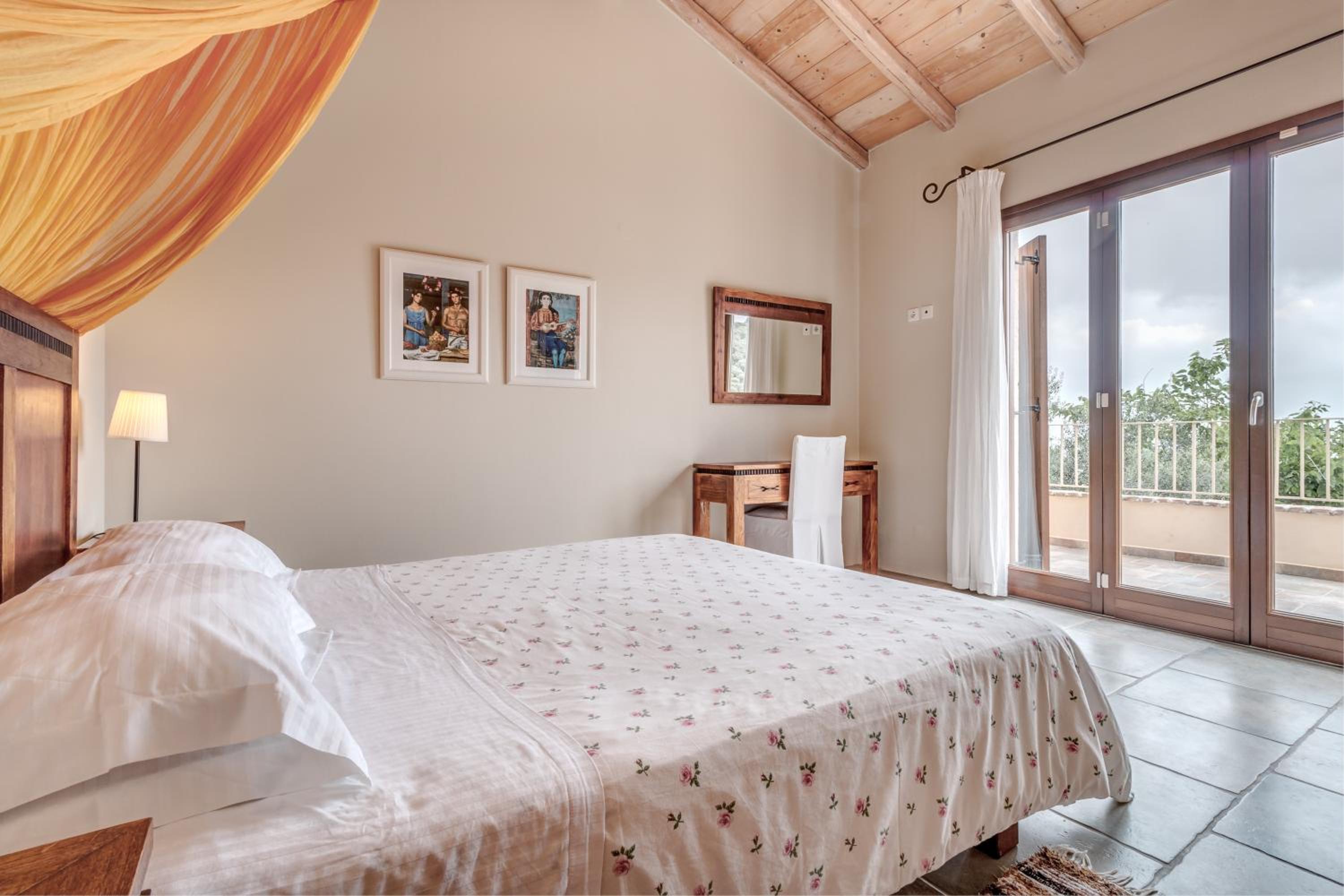 Three-Bedroom Villa photo 1