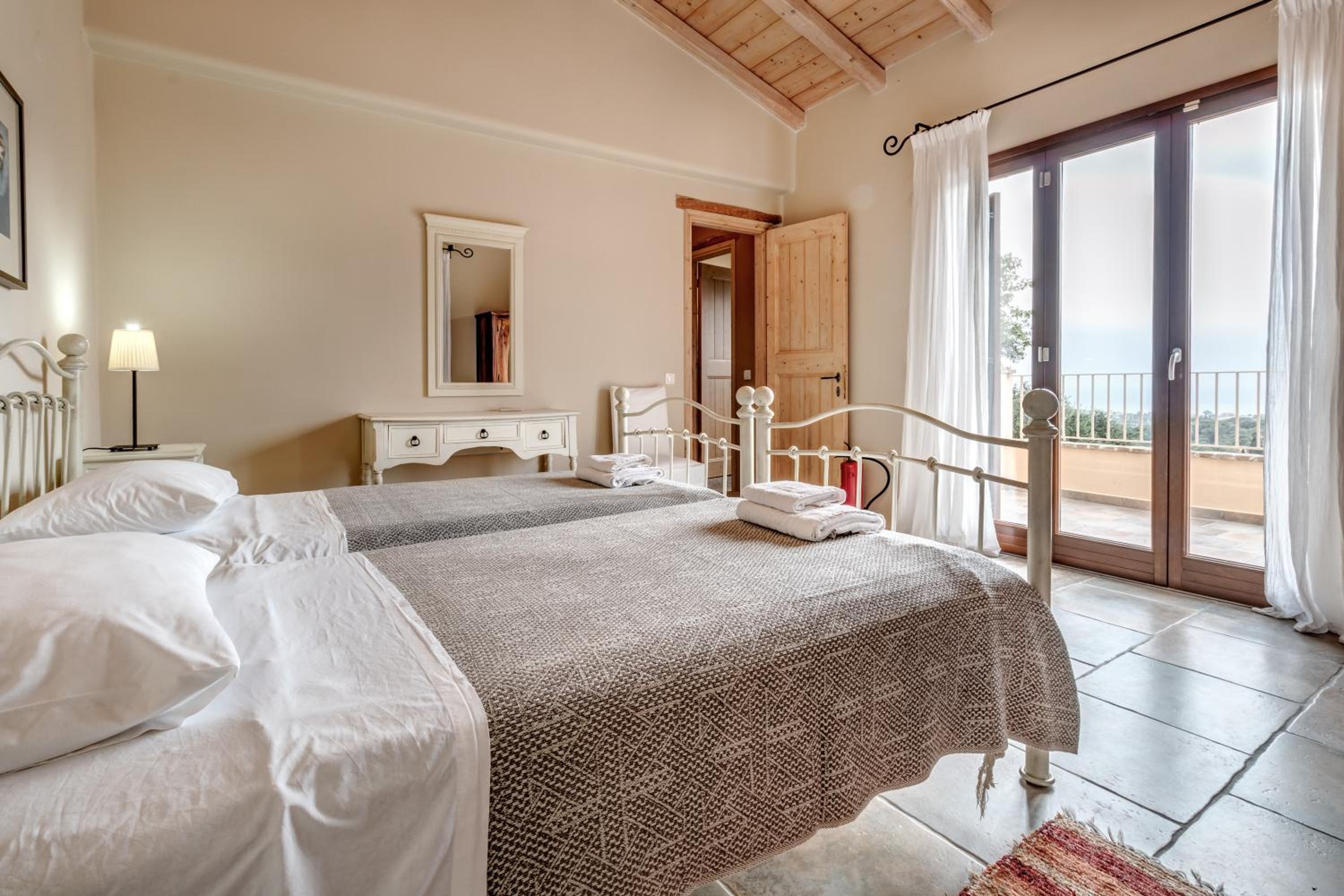 Three-Bedroom Villa photo 3