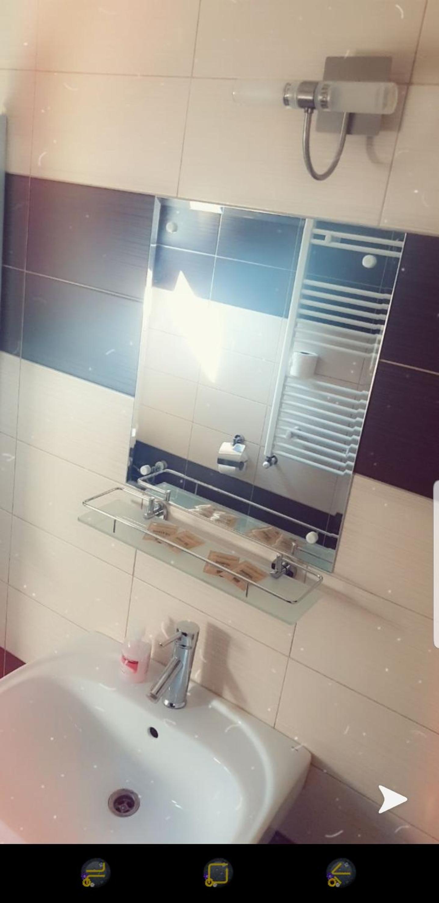 Deluxe Double Room with Shower - Photo 24