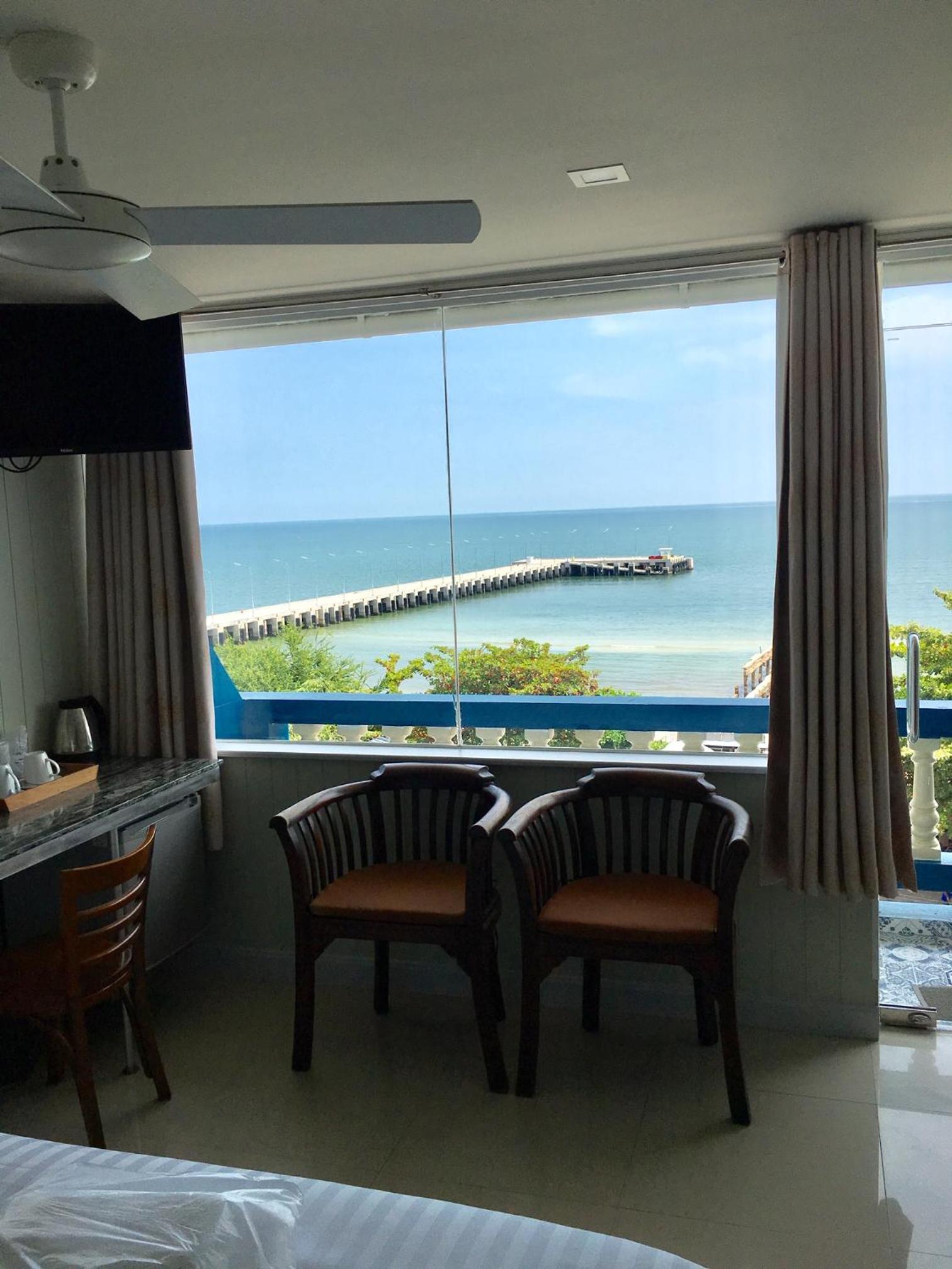 Double Room with Balcony and Sea View - Photo 2
