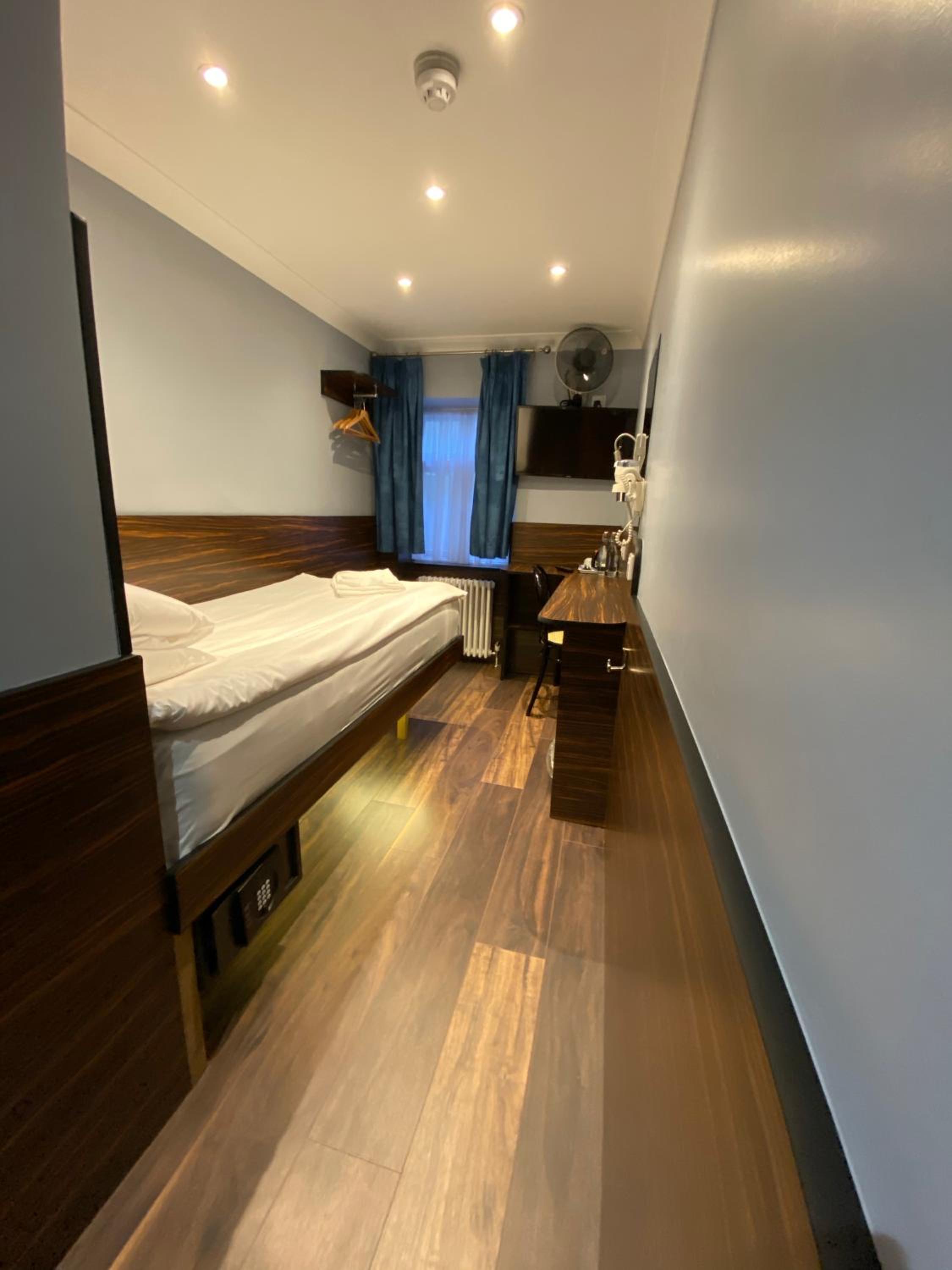 Single Room photo 2