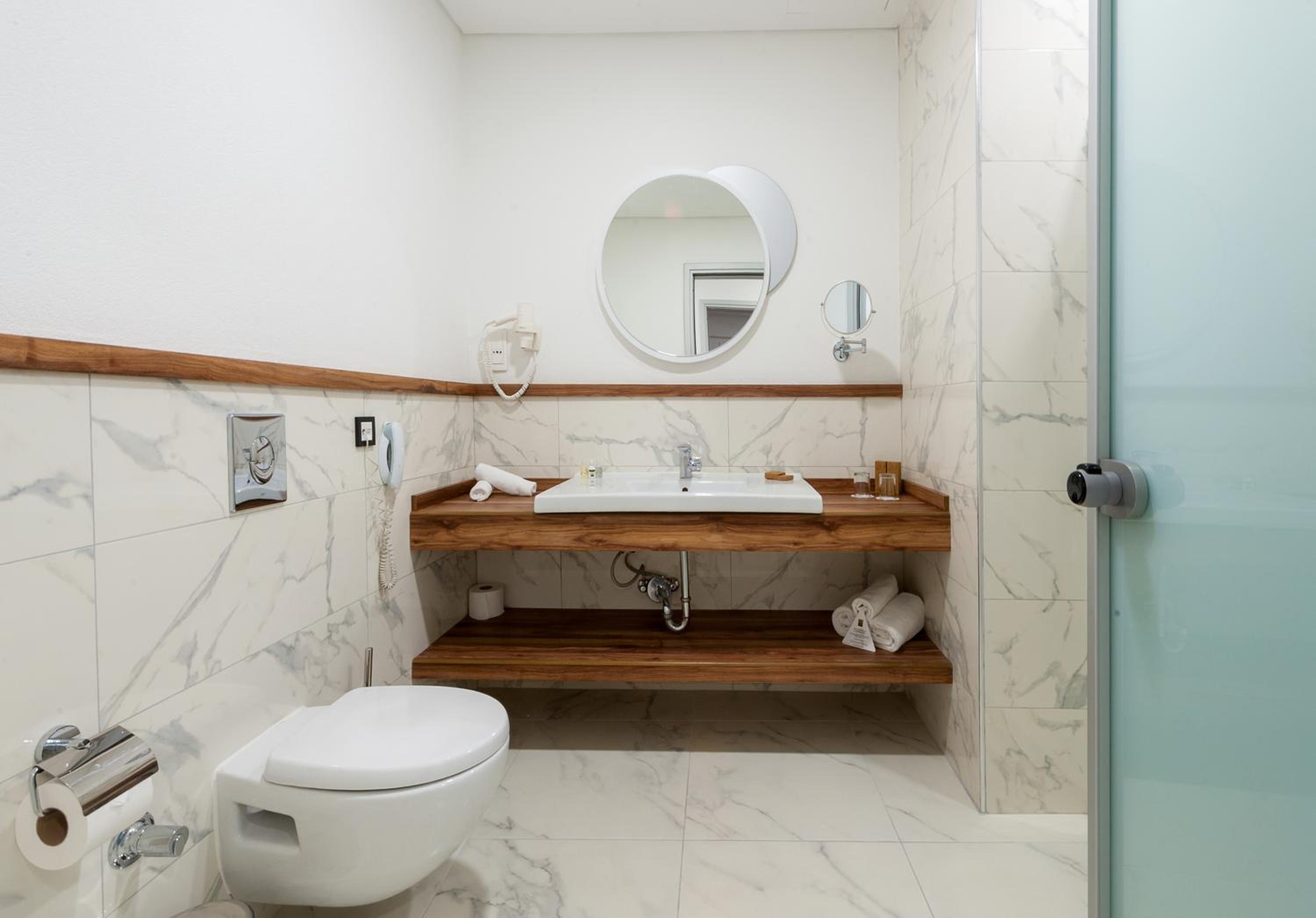 Junior Suite With Fast Track photo 3
