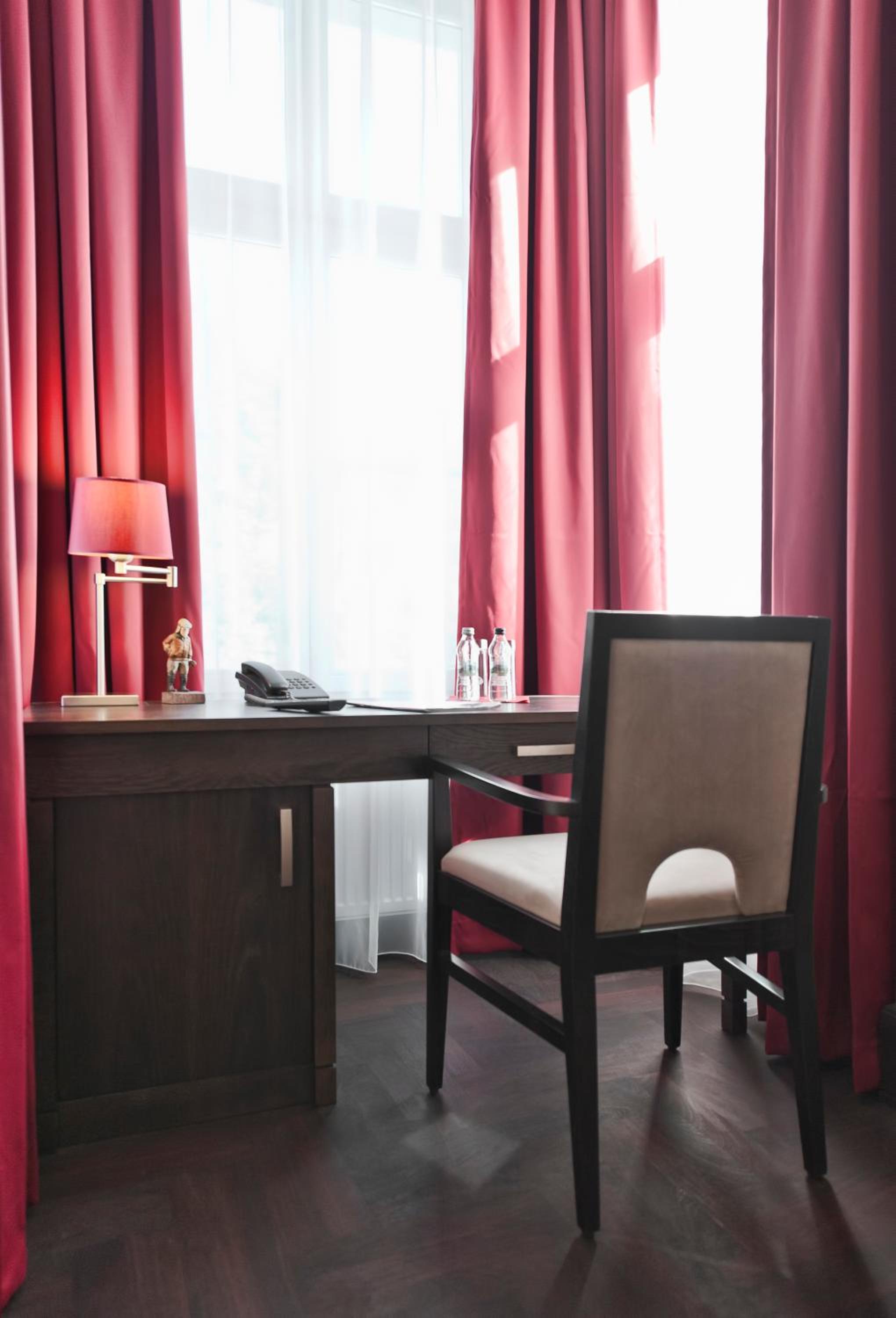 Deluxe Double or Twin Room photo 3
