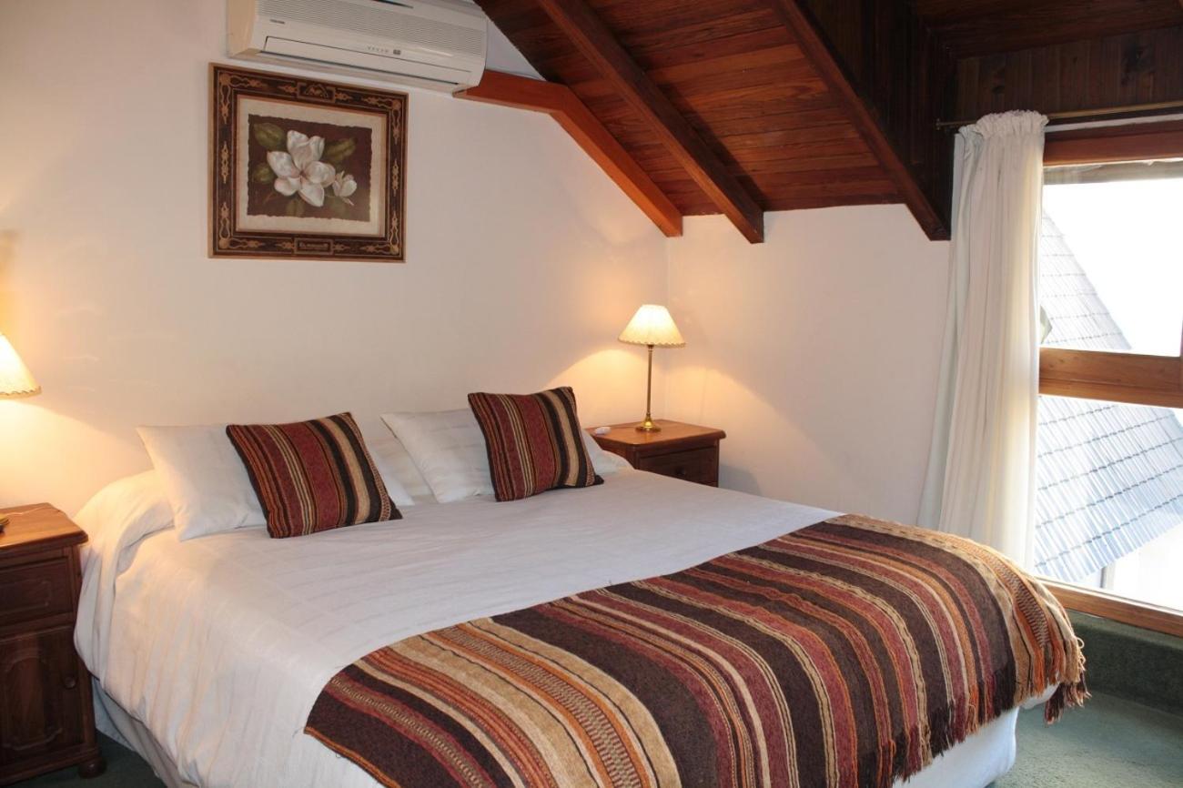 Standard Double or Twin Room photo 1