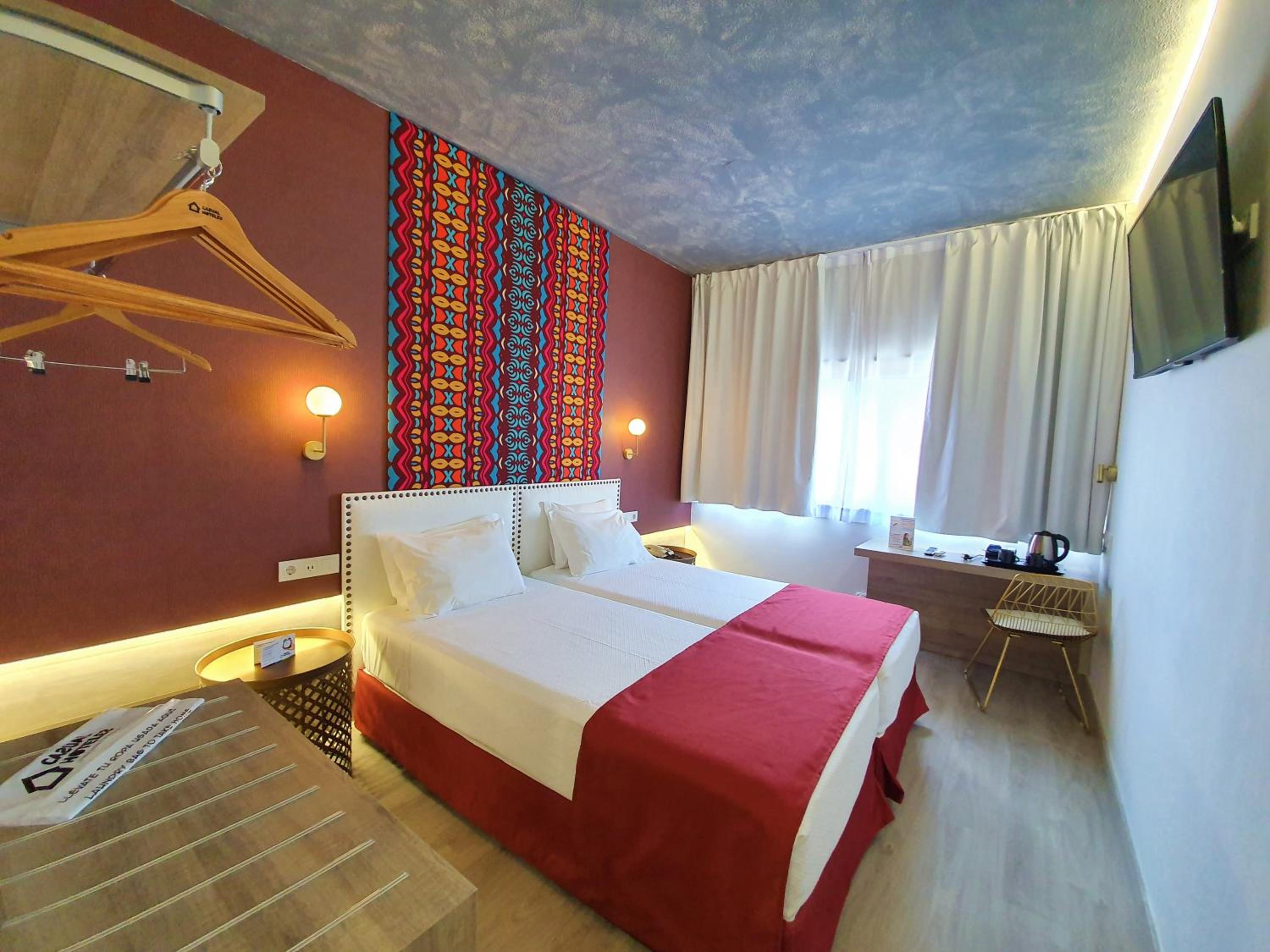 Twin Room - Photo 15