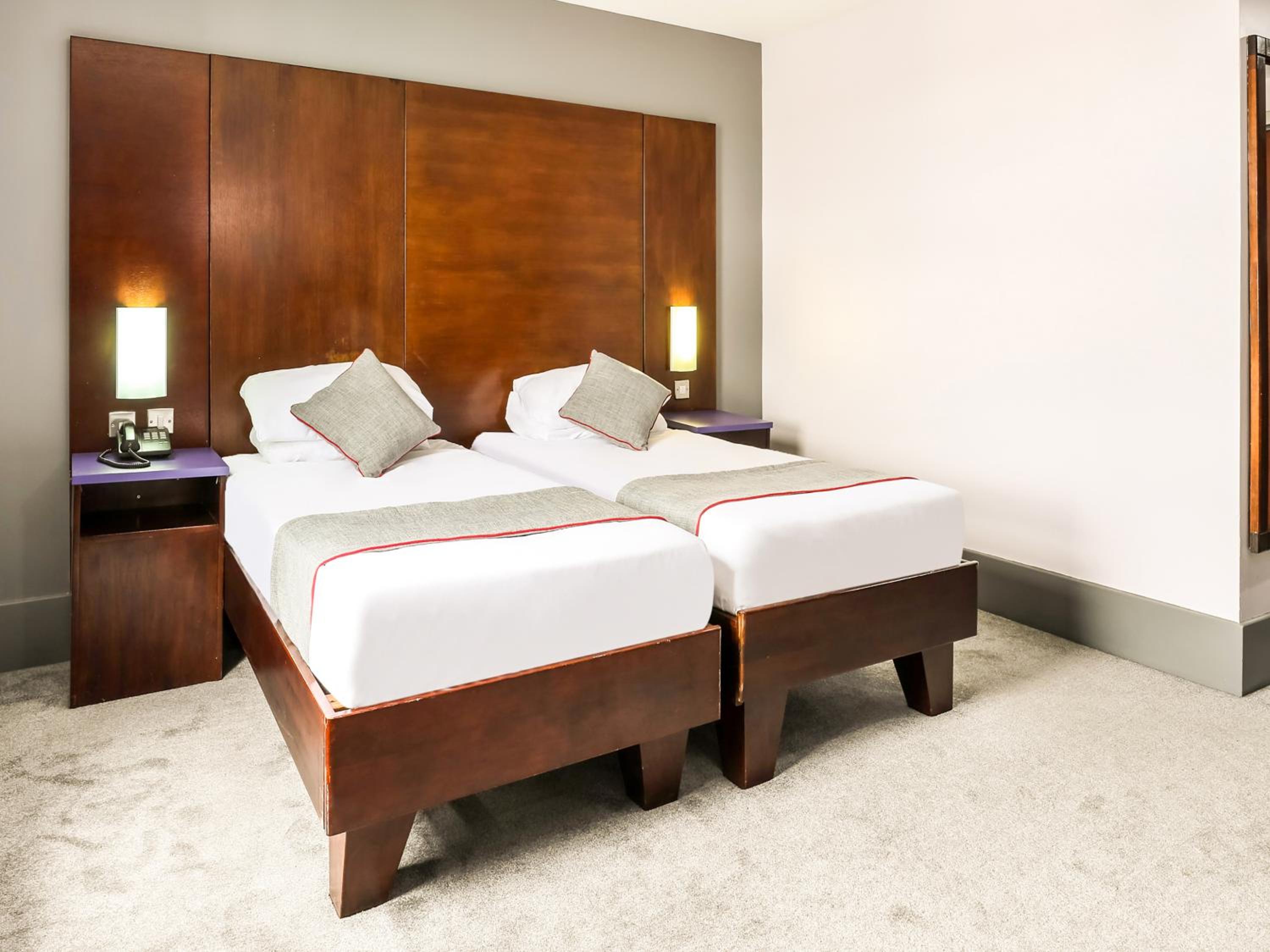 Twin Room with Sofa Bed - Non-Smoking - Photo 7