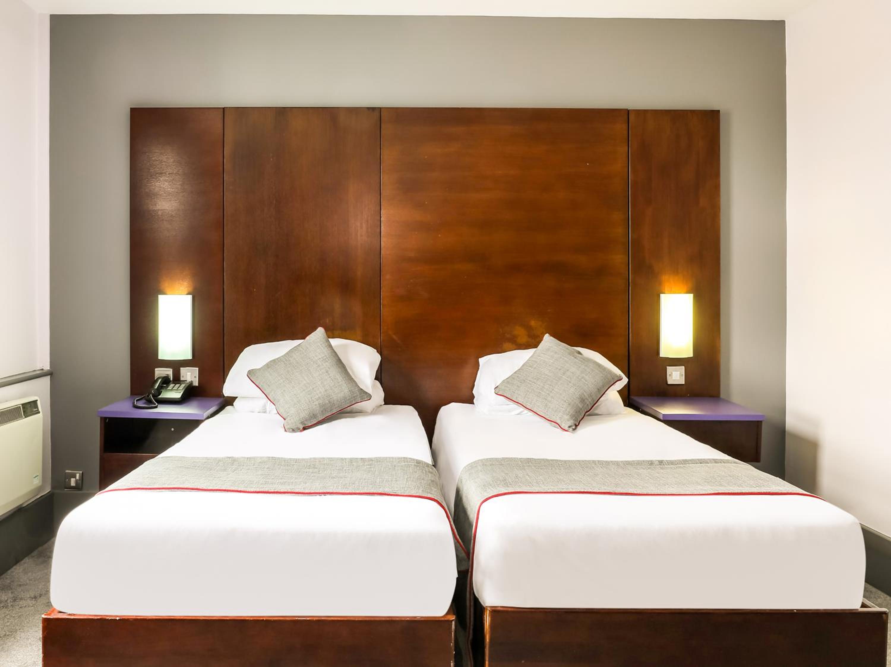 Twin Room with Sofa Bed - Non-Smoking - Photo 8