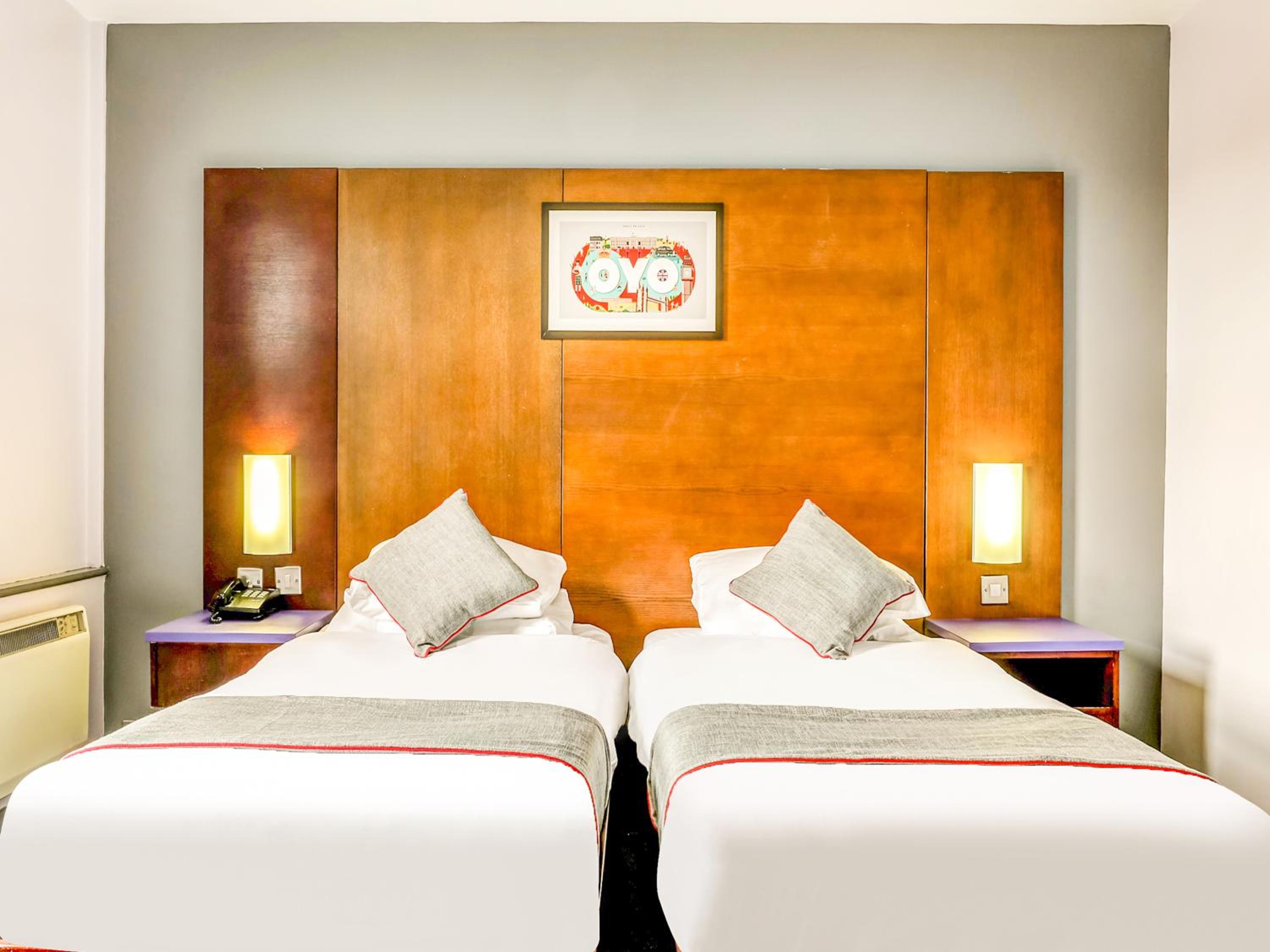 Twin Room with Sofa Bed - Non-Smoking - Photo 9