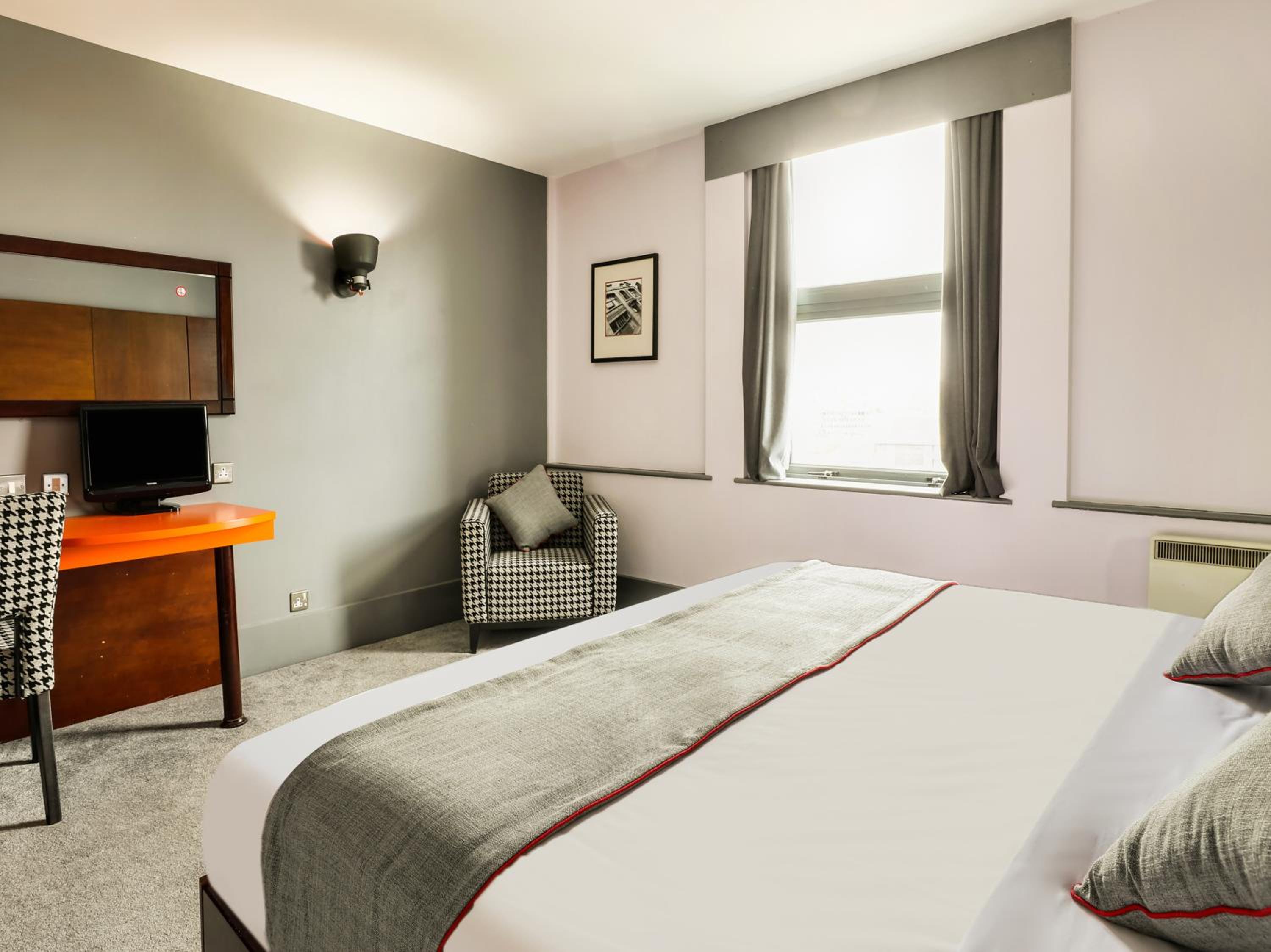 Double Room - Photo 7