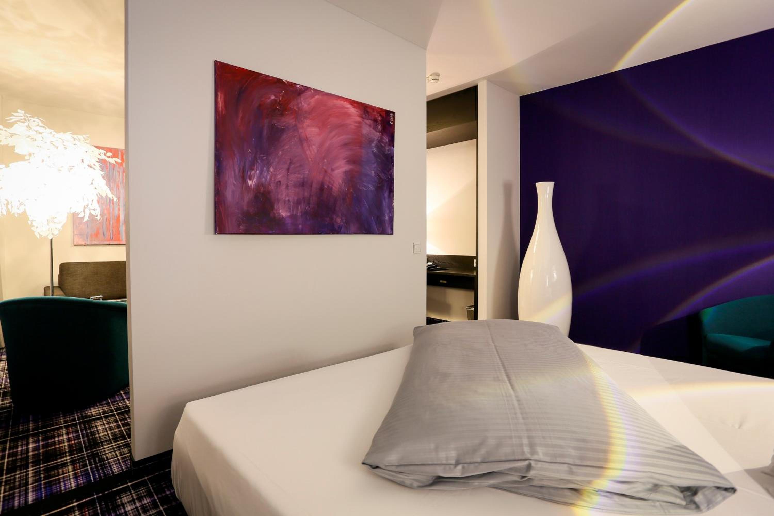 Deluxe Double Room - Photo 9