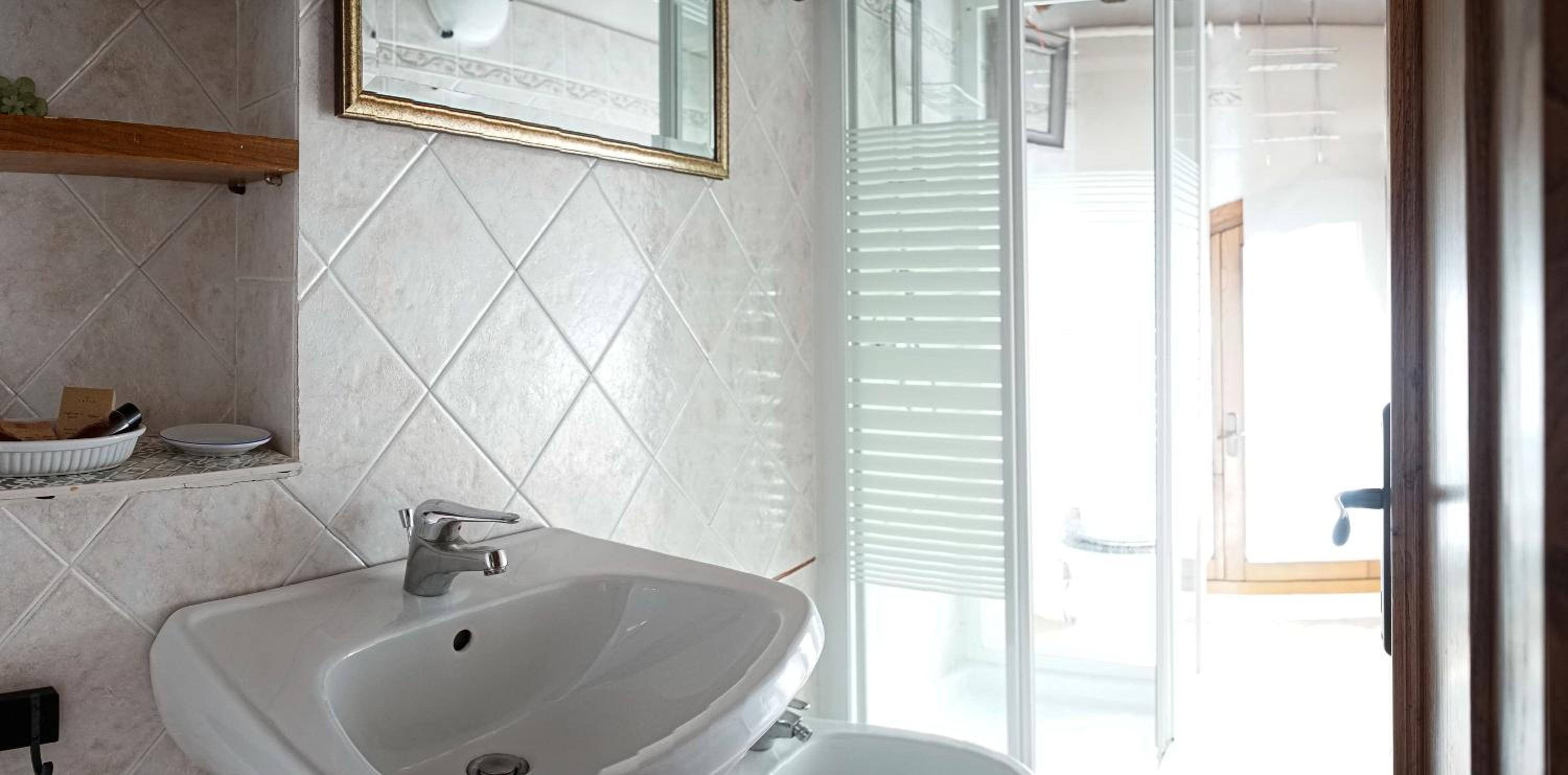 Suite with City View - Photo 3
