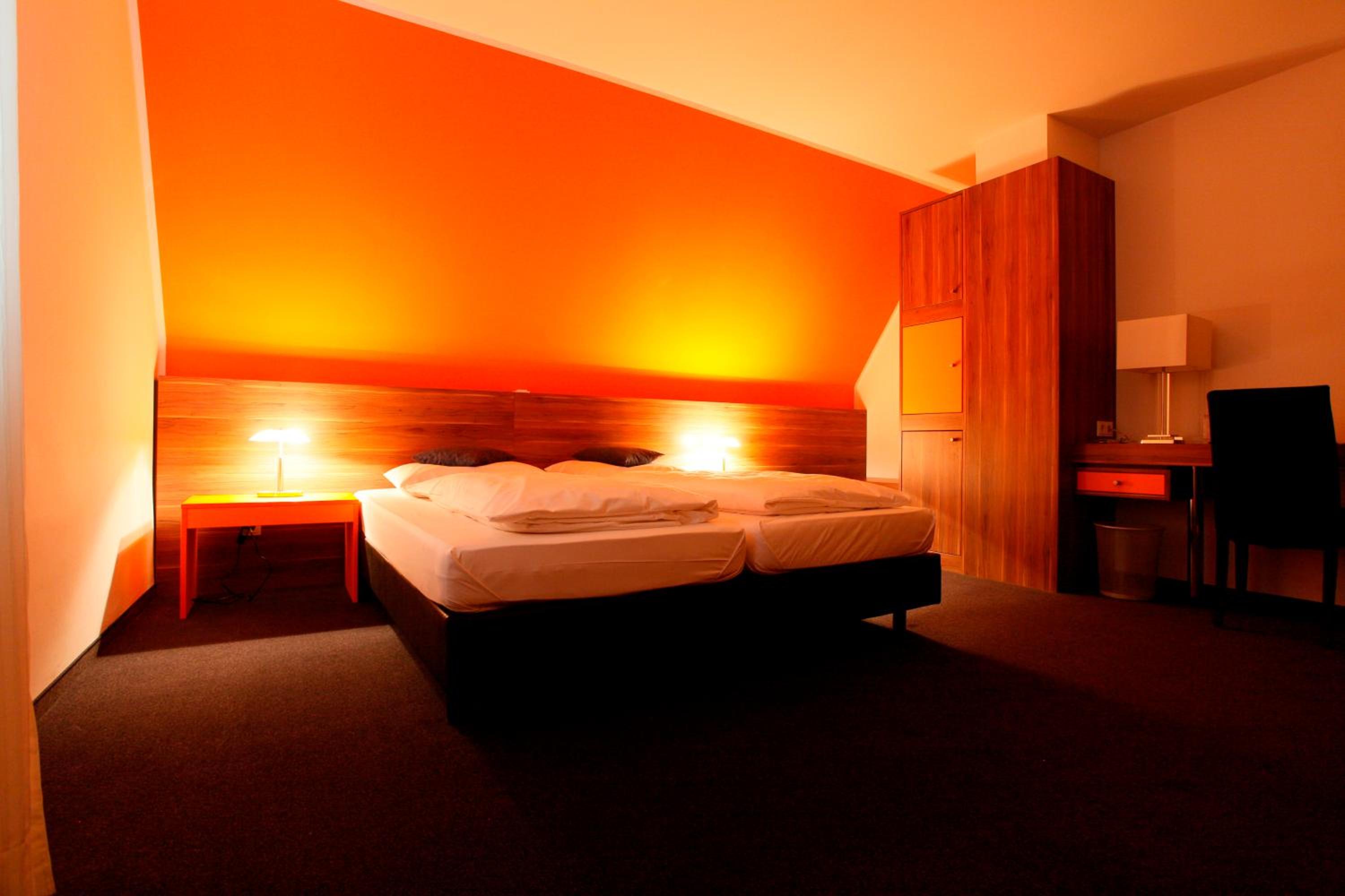 Economy Double Room - Photo 5
