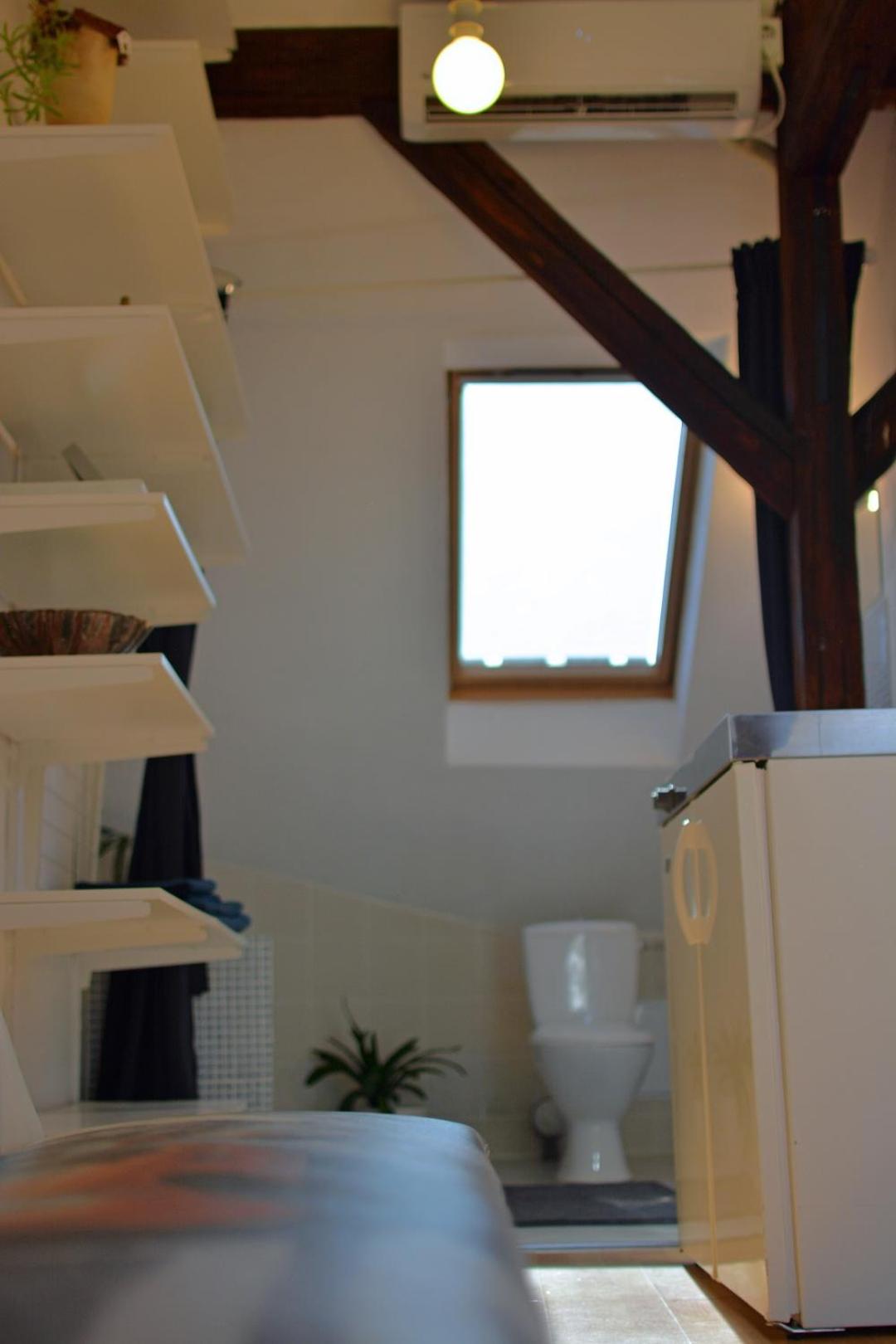 Double Room with Private Bathroom - Photo 6