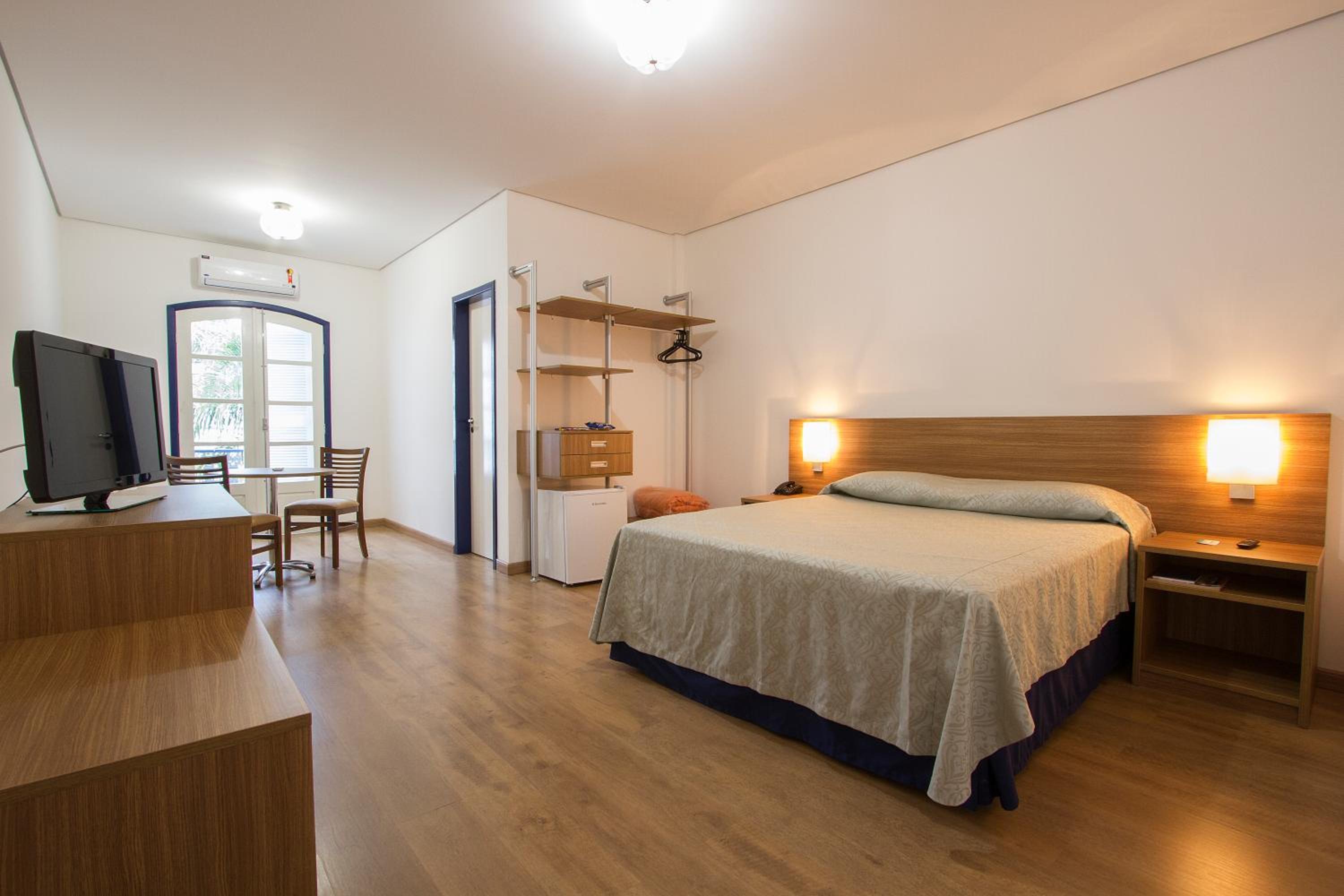 Deluxe Suite with Spa Bath - Photo 1