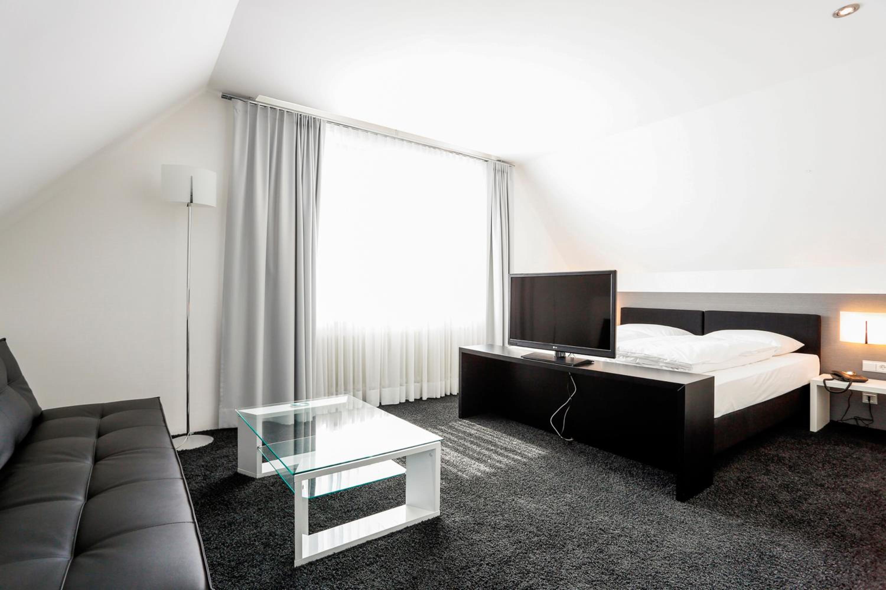 Business Suite - Photo 7