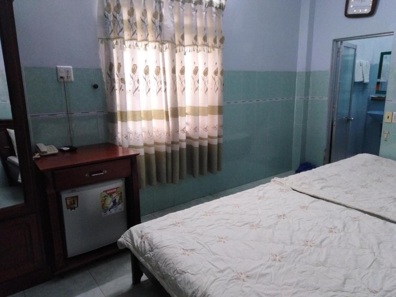 Family Room - Photo 2