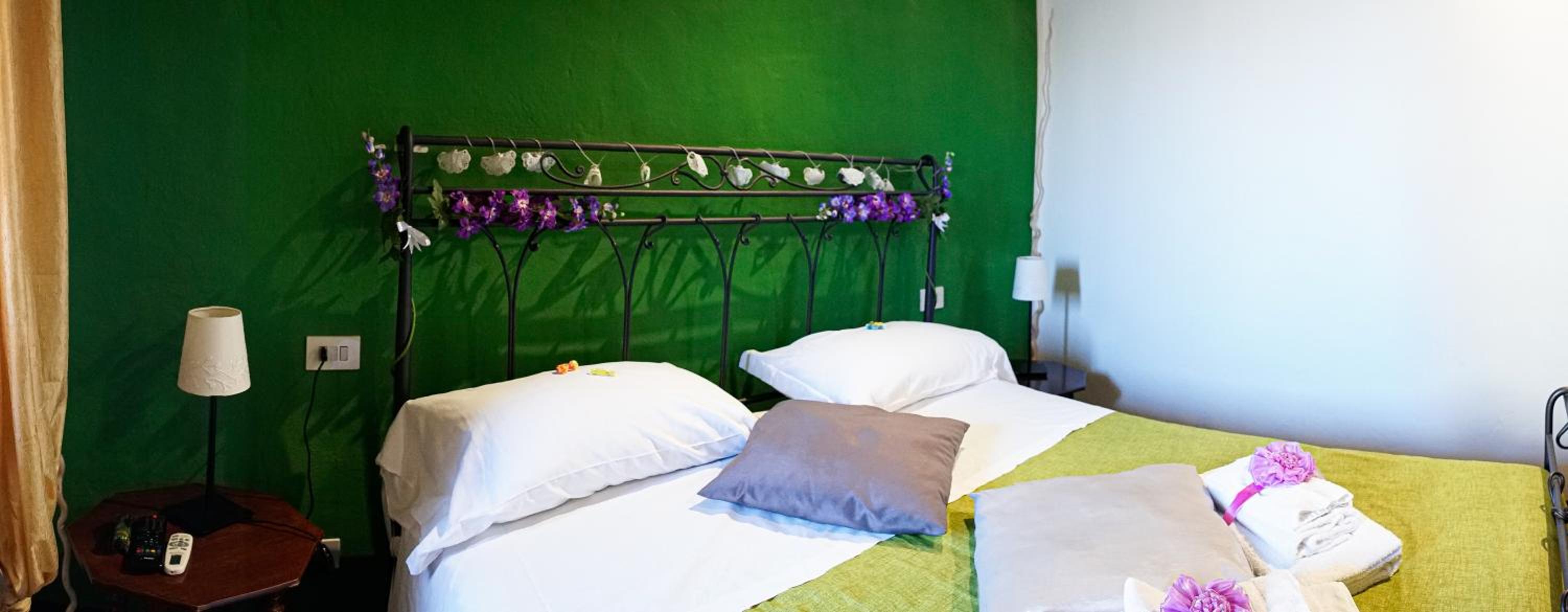 Standard Double Room - Photo 2