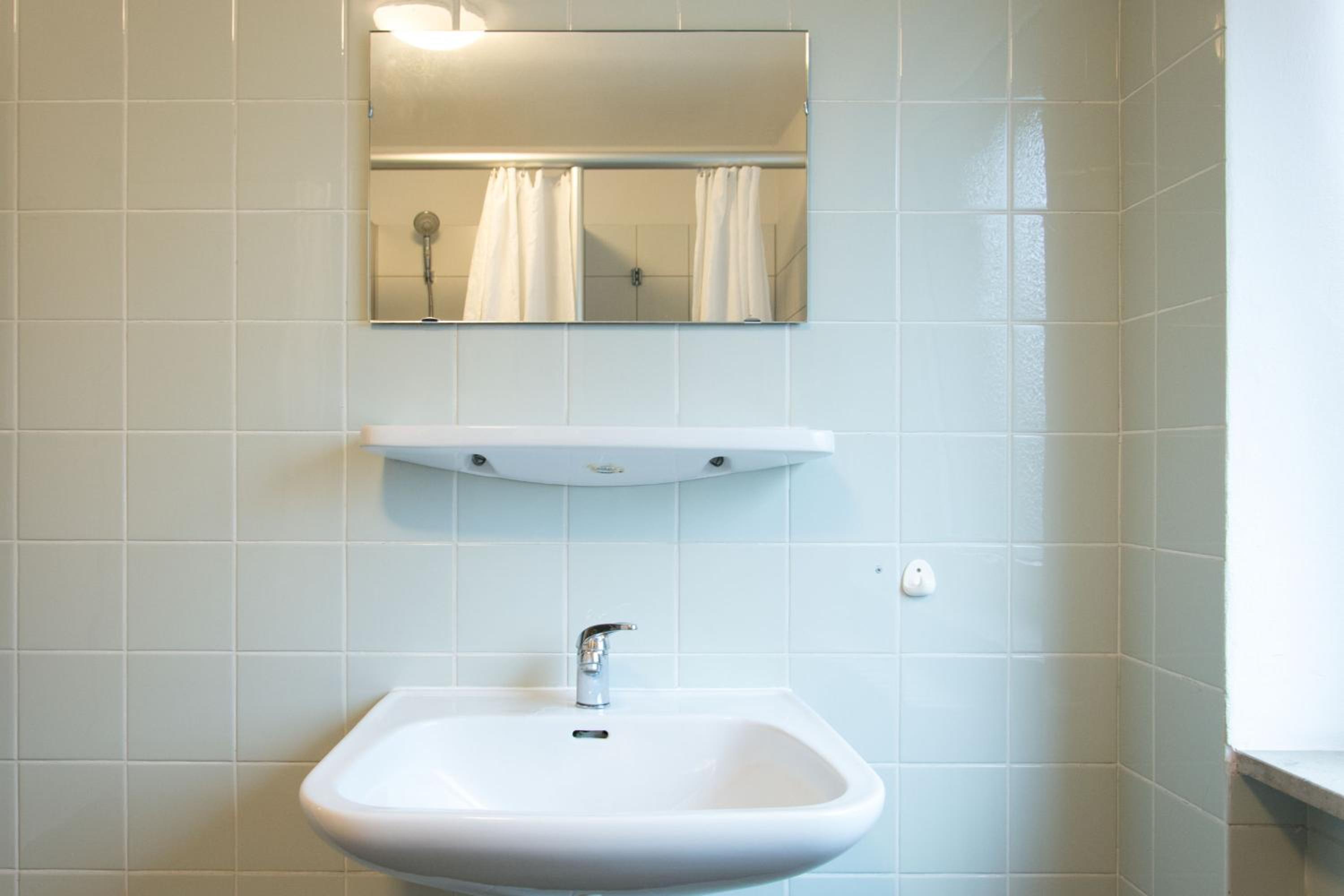 Quadruple Room with Private Bathroom photo 2
