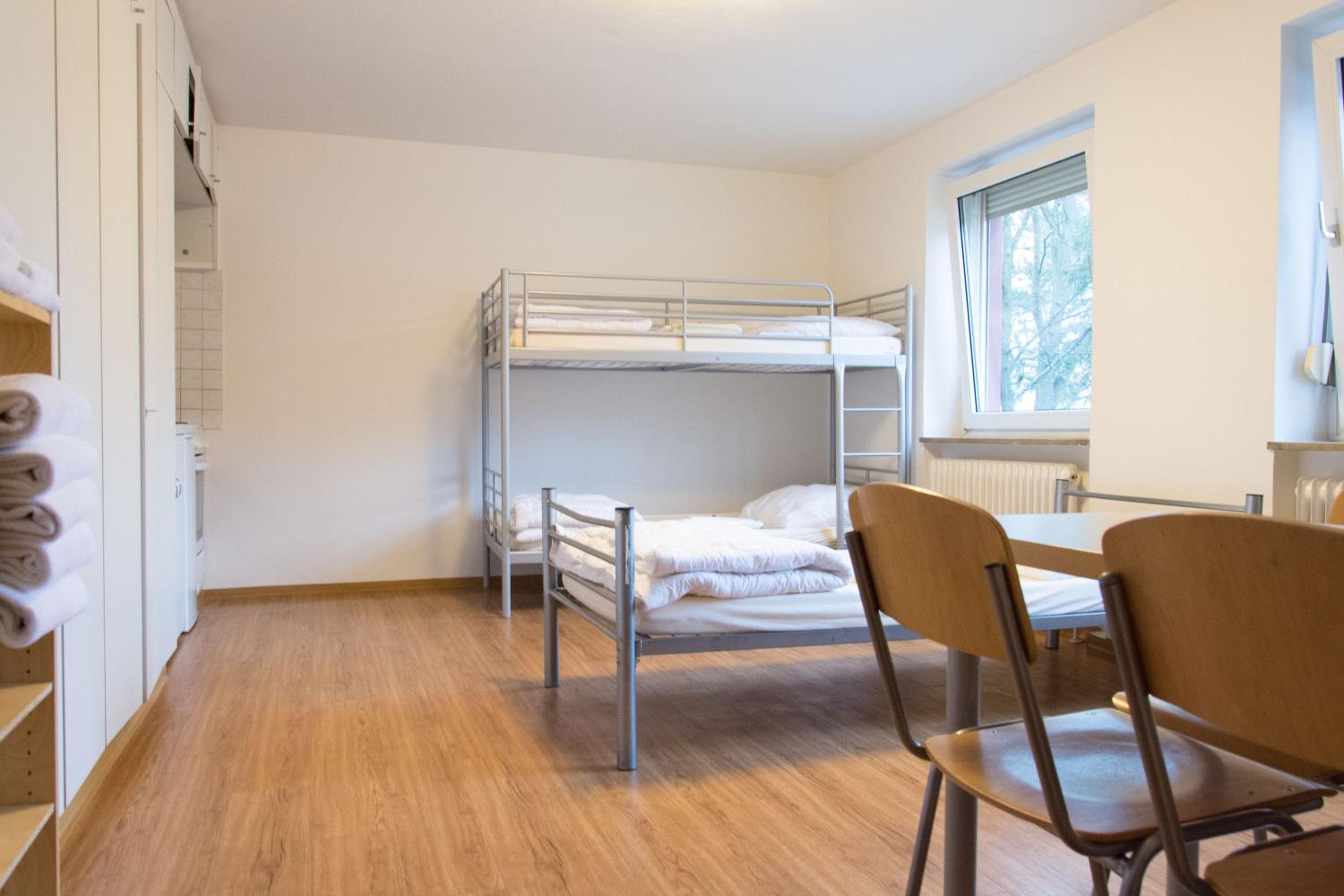 Five Bed Apartment with Private Bathroom photo 3