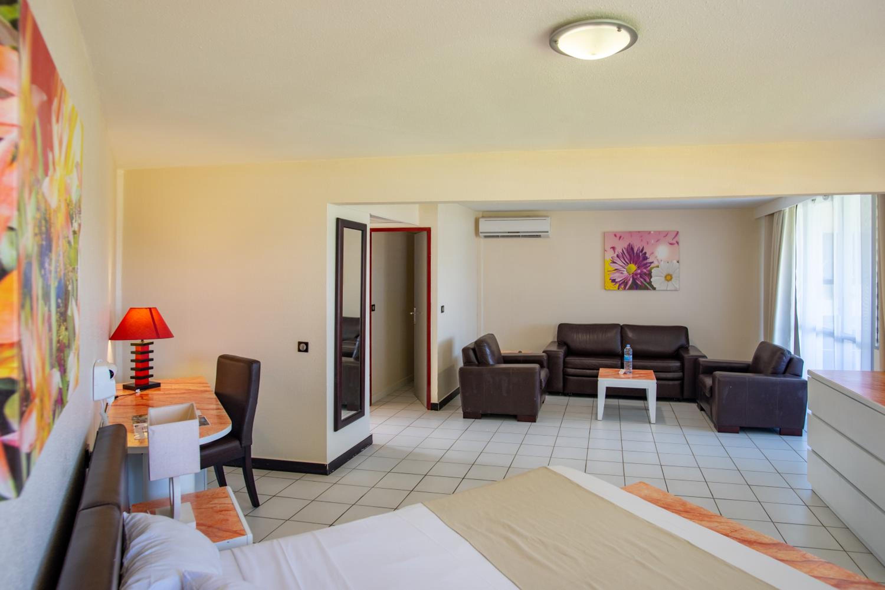 Two-Bedroom Suite (6 Adults max.) - Photo 5