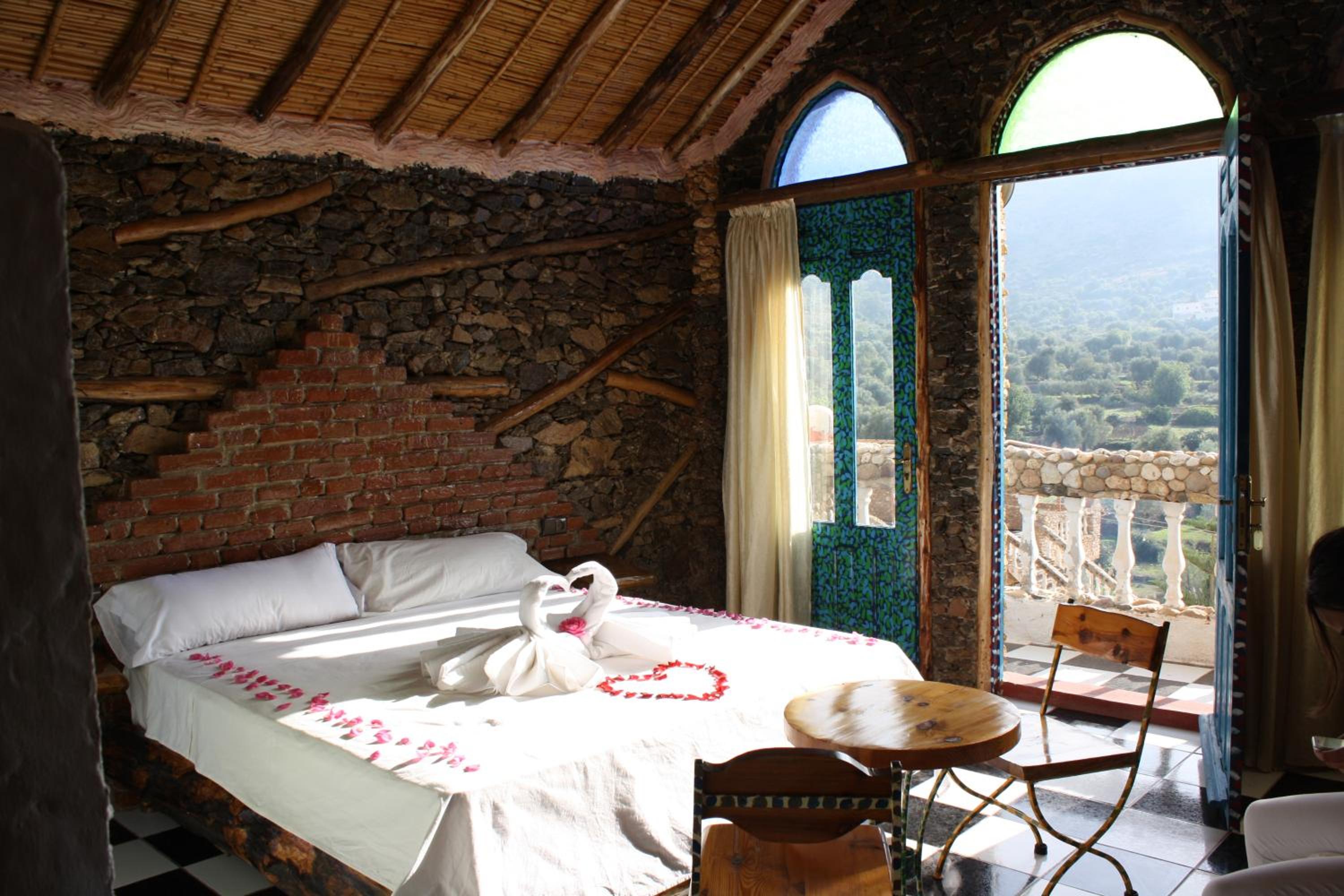 Double Room with Balcony - Photo 7