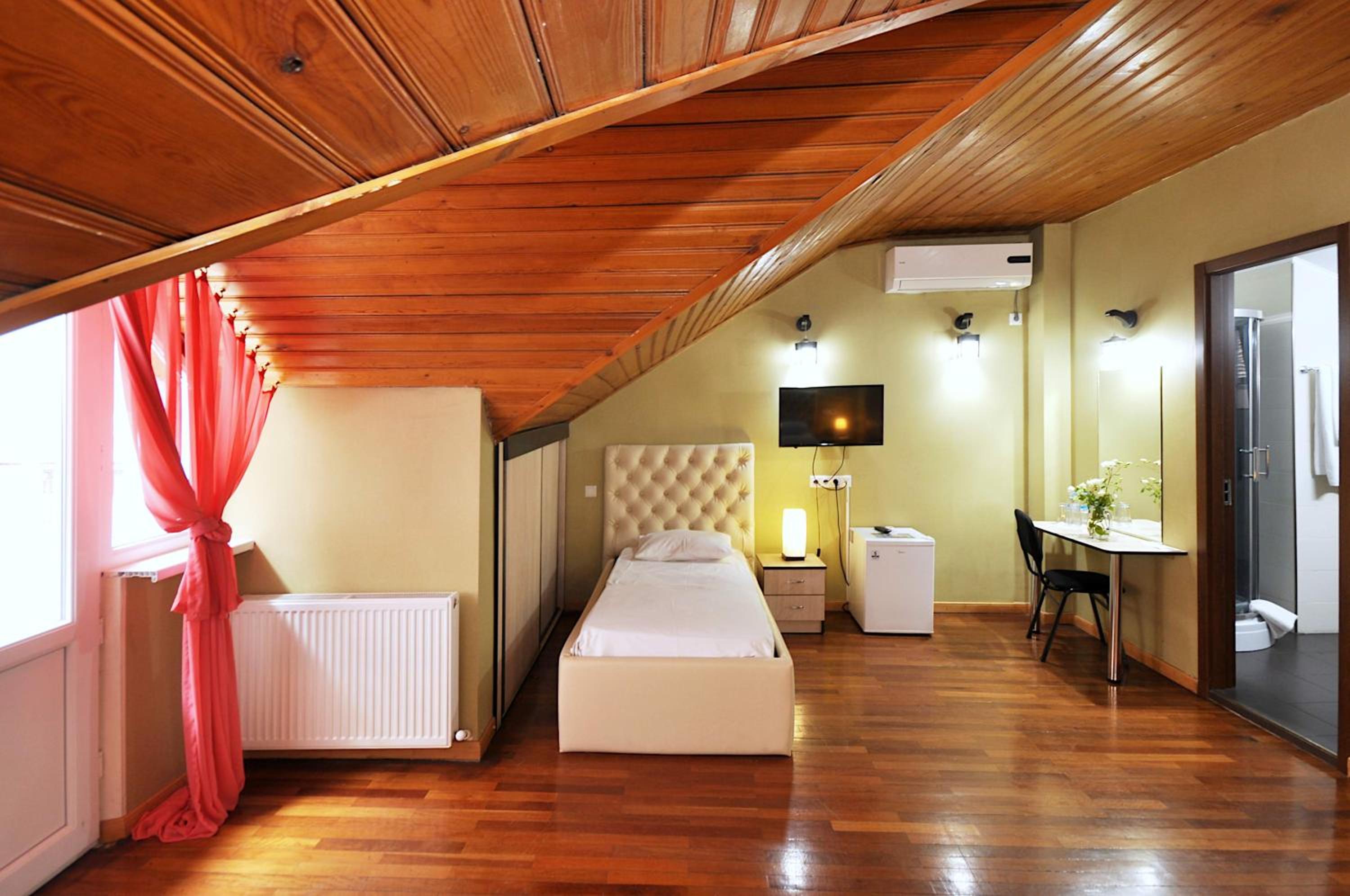 Family Room - Photo 3