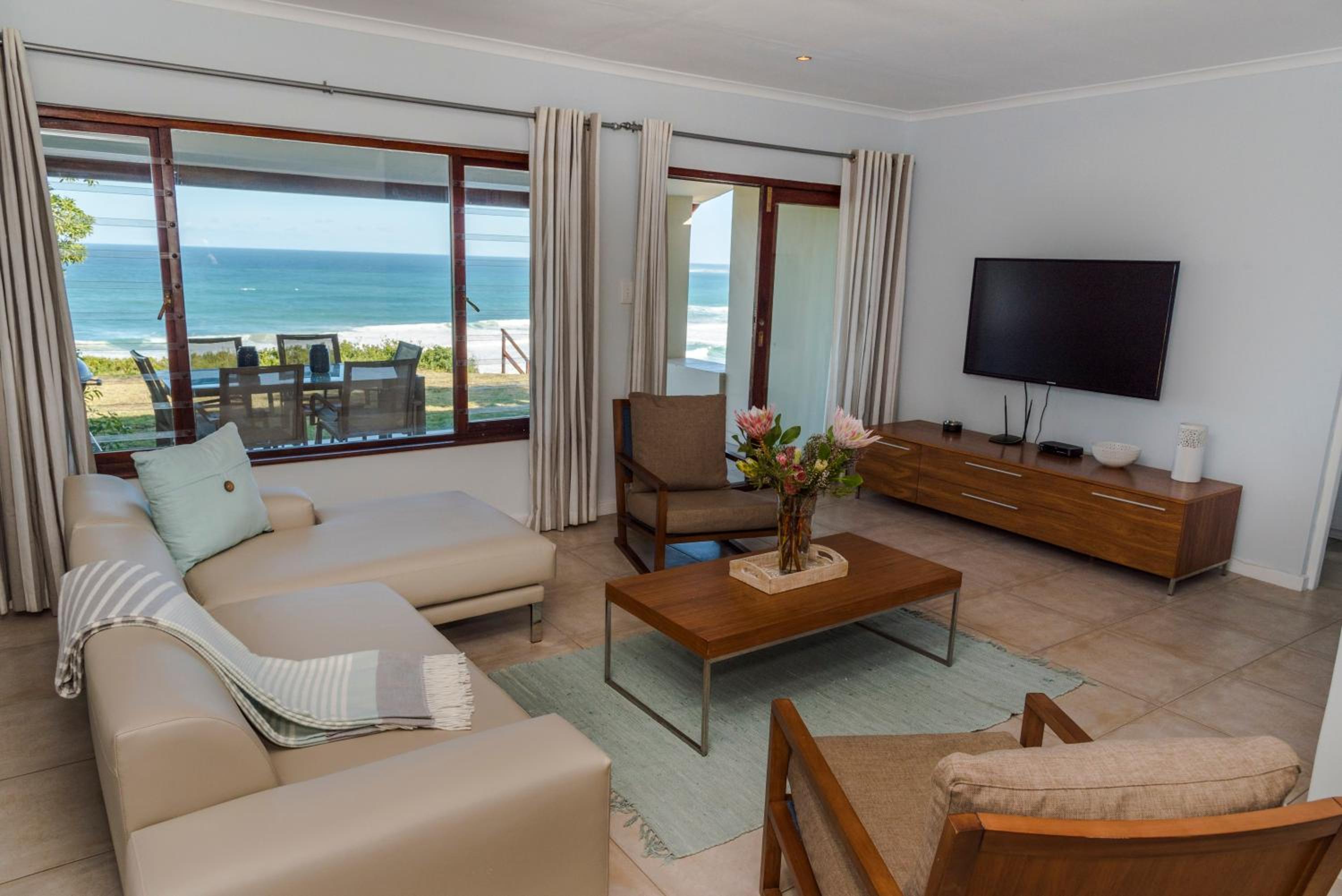 Villa photo 1