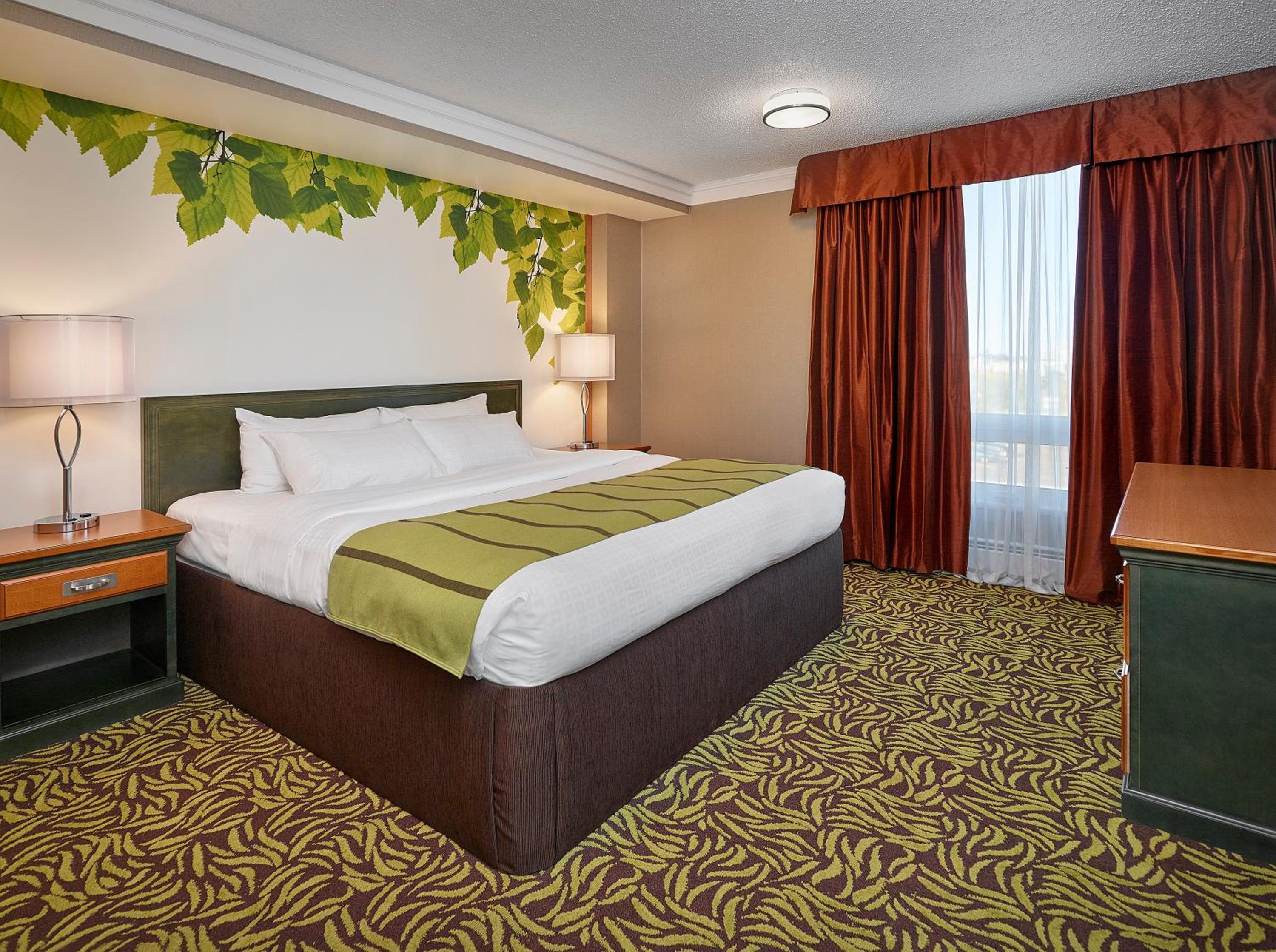 Deluxe King Suite