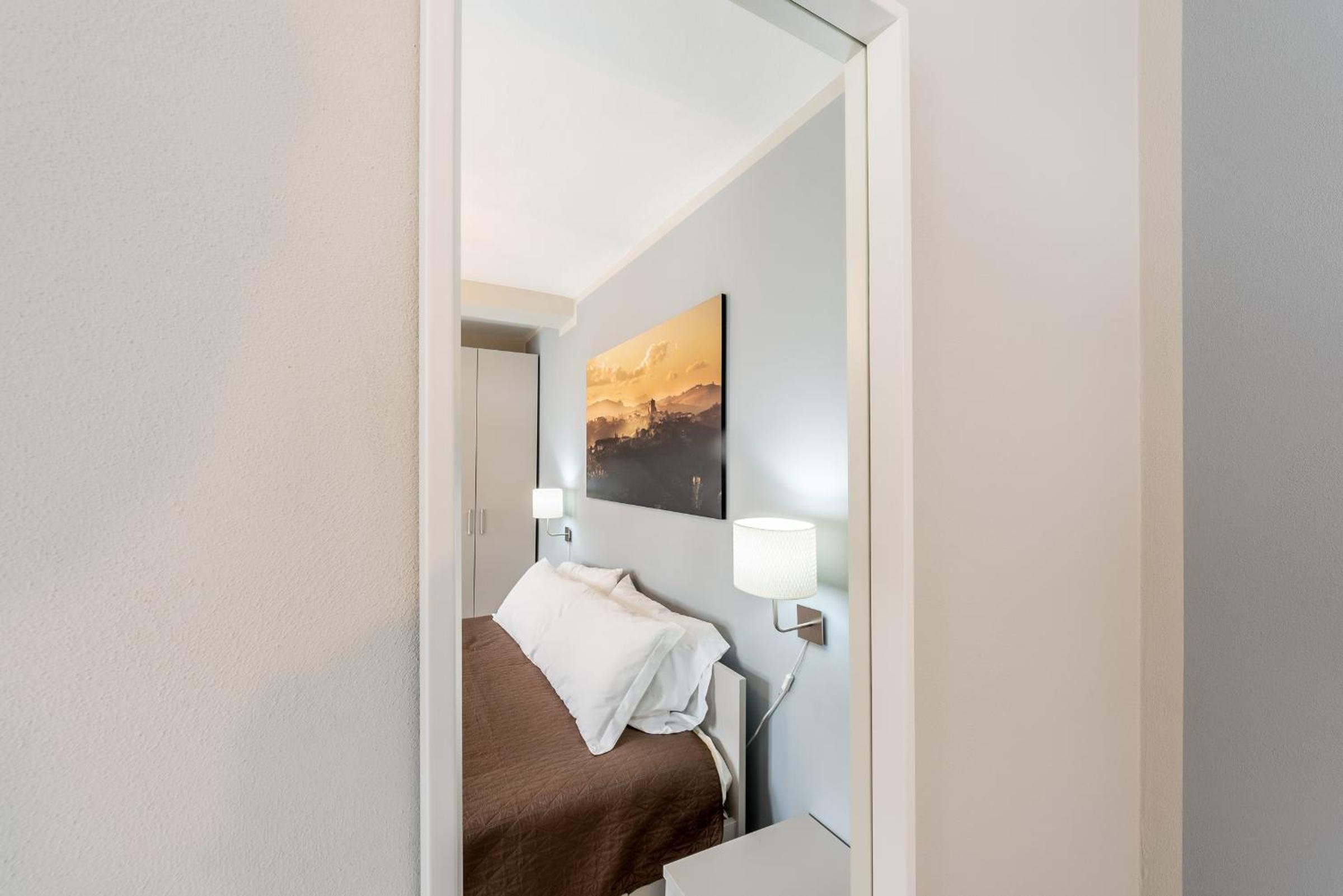 One-Bedroom Apartment with Terrace photo 3