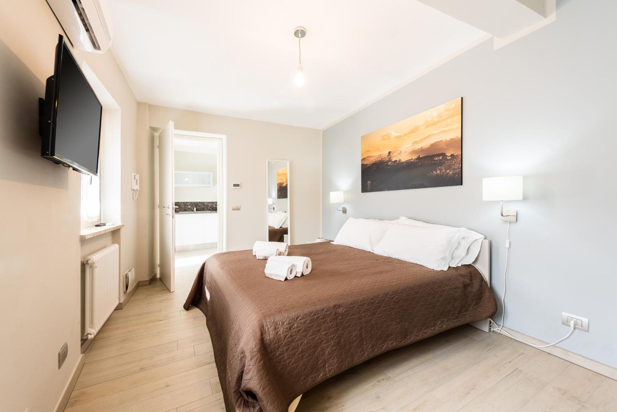 One-Bedroom Apartment with Terrace photo 1