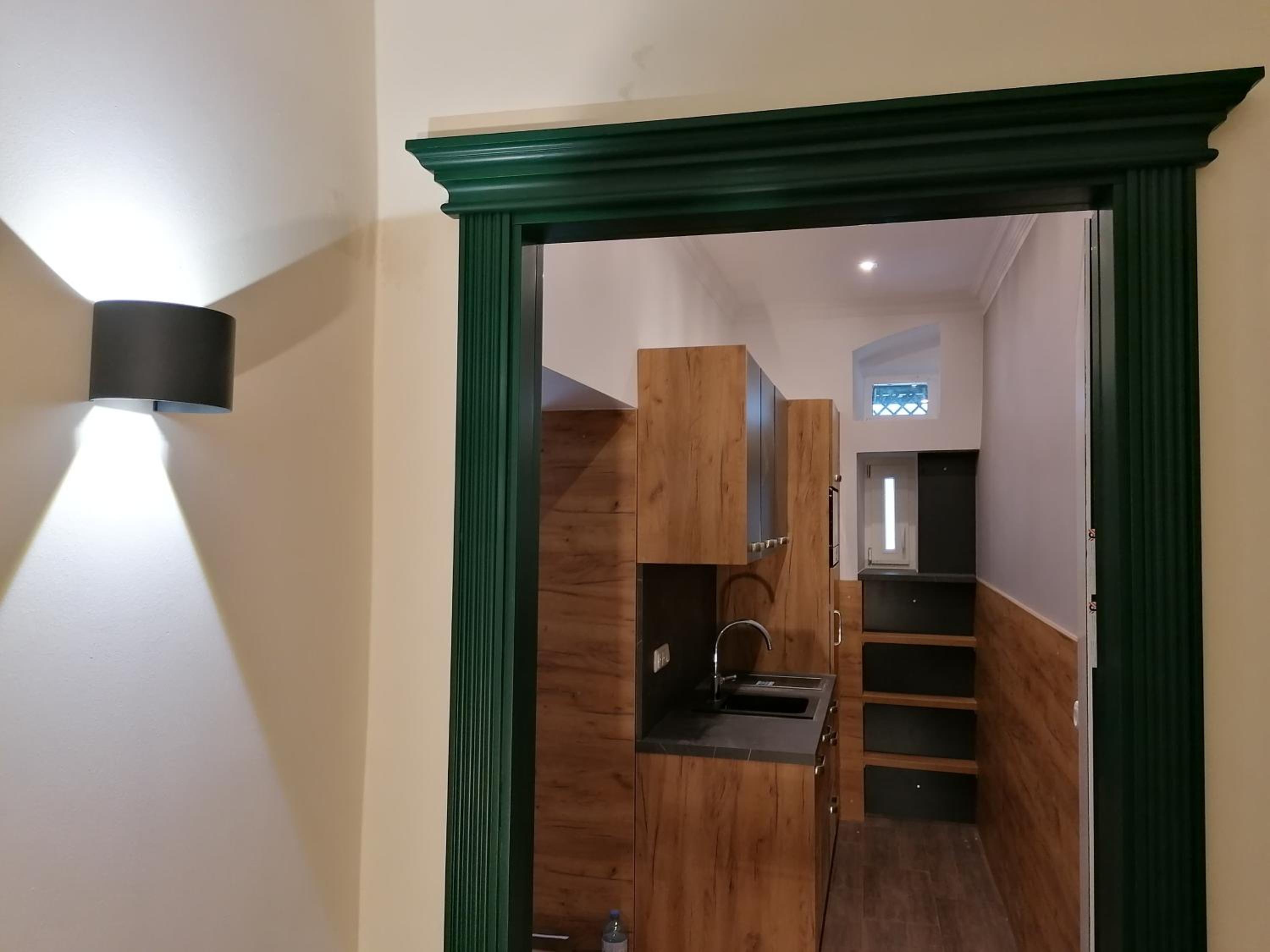 Studio Apartment with Courtyard View photo 3