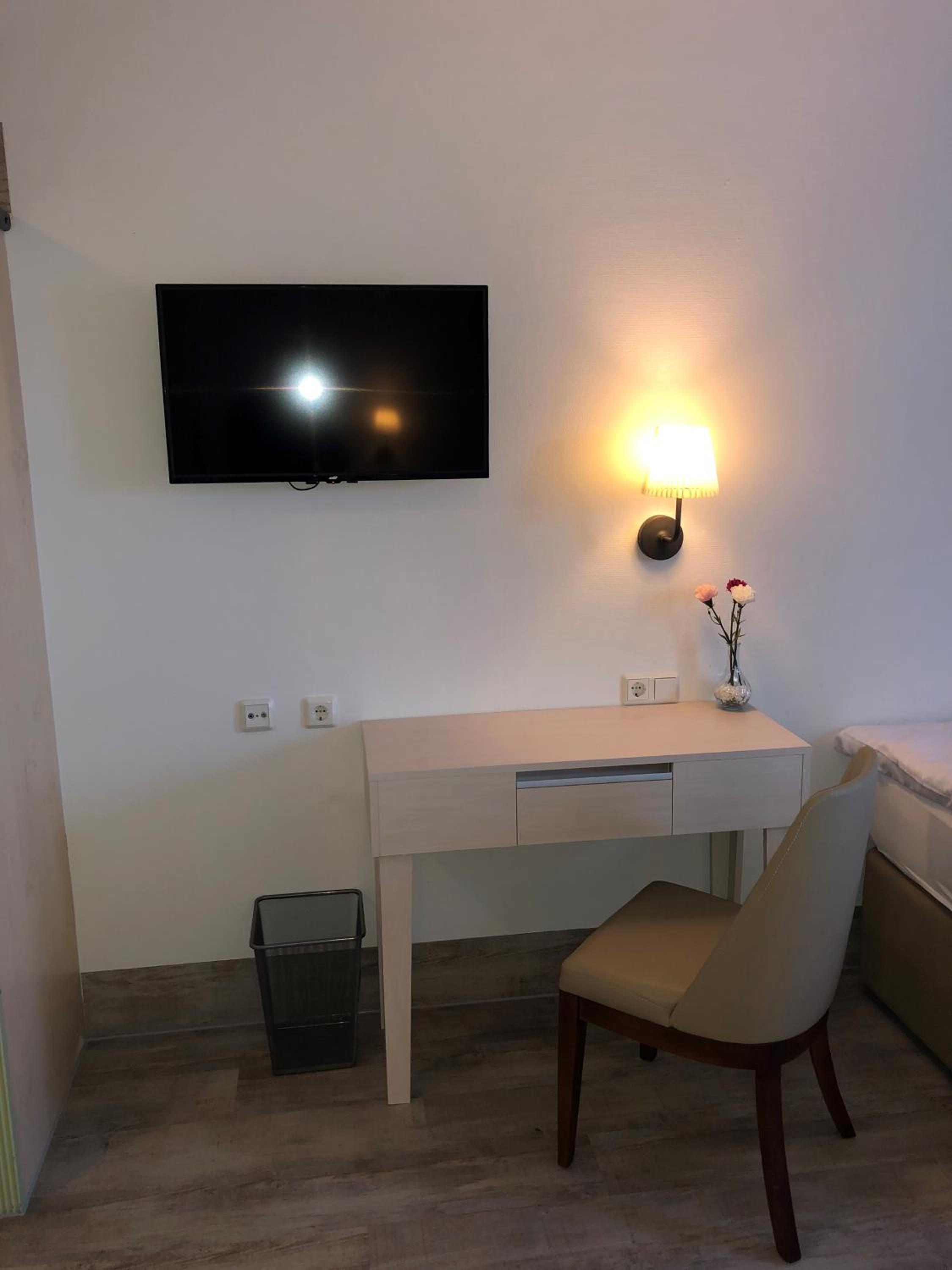 Single Room photo 2